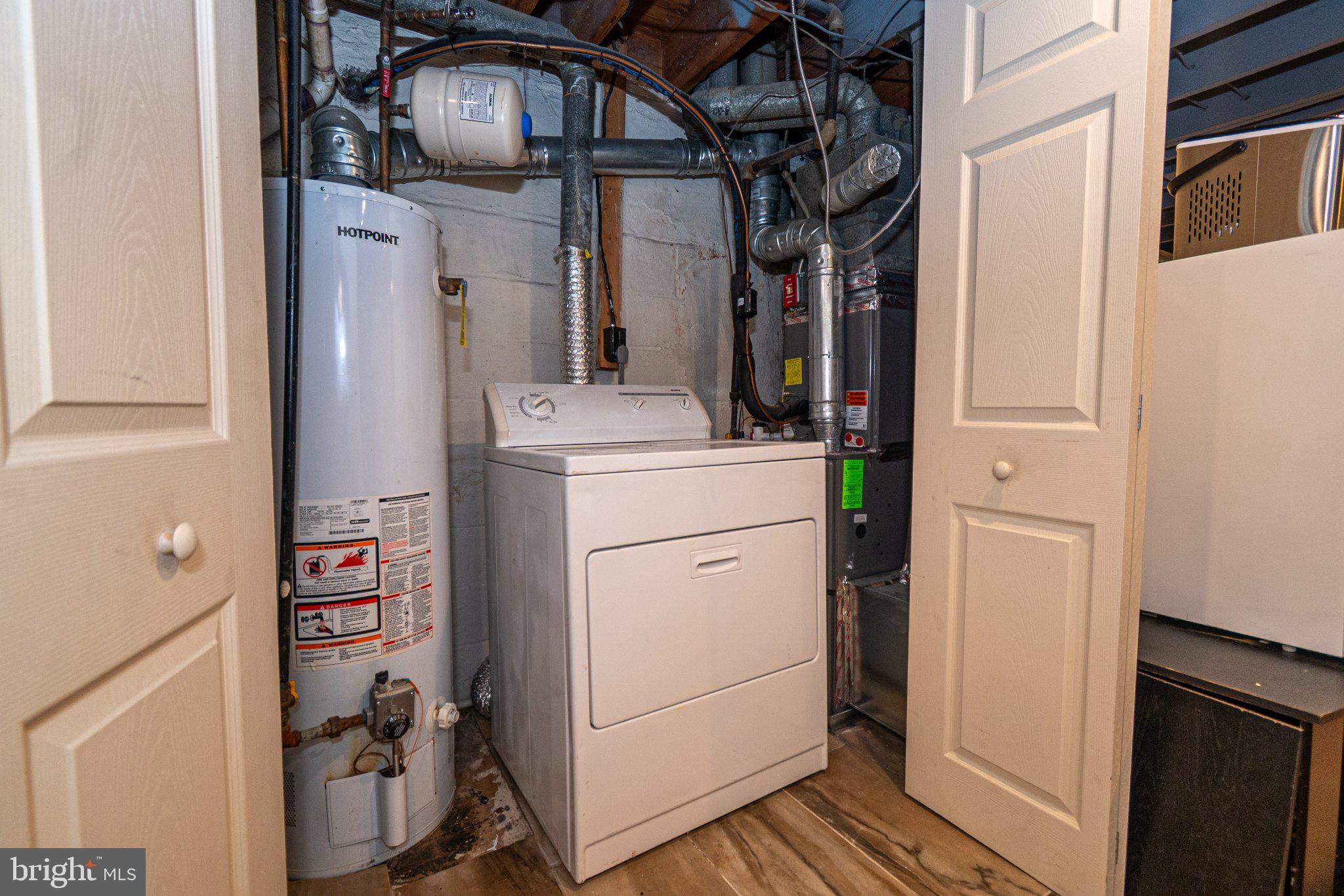 HOLLINSWOOD - Residential