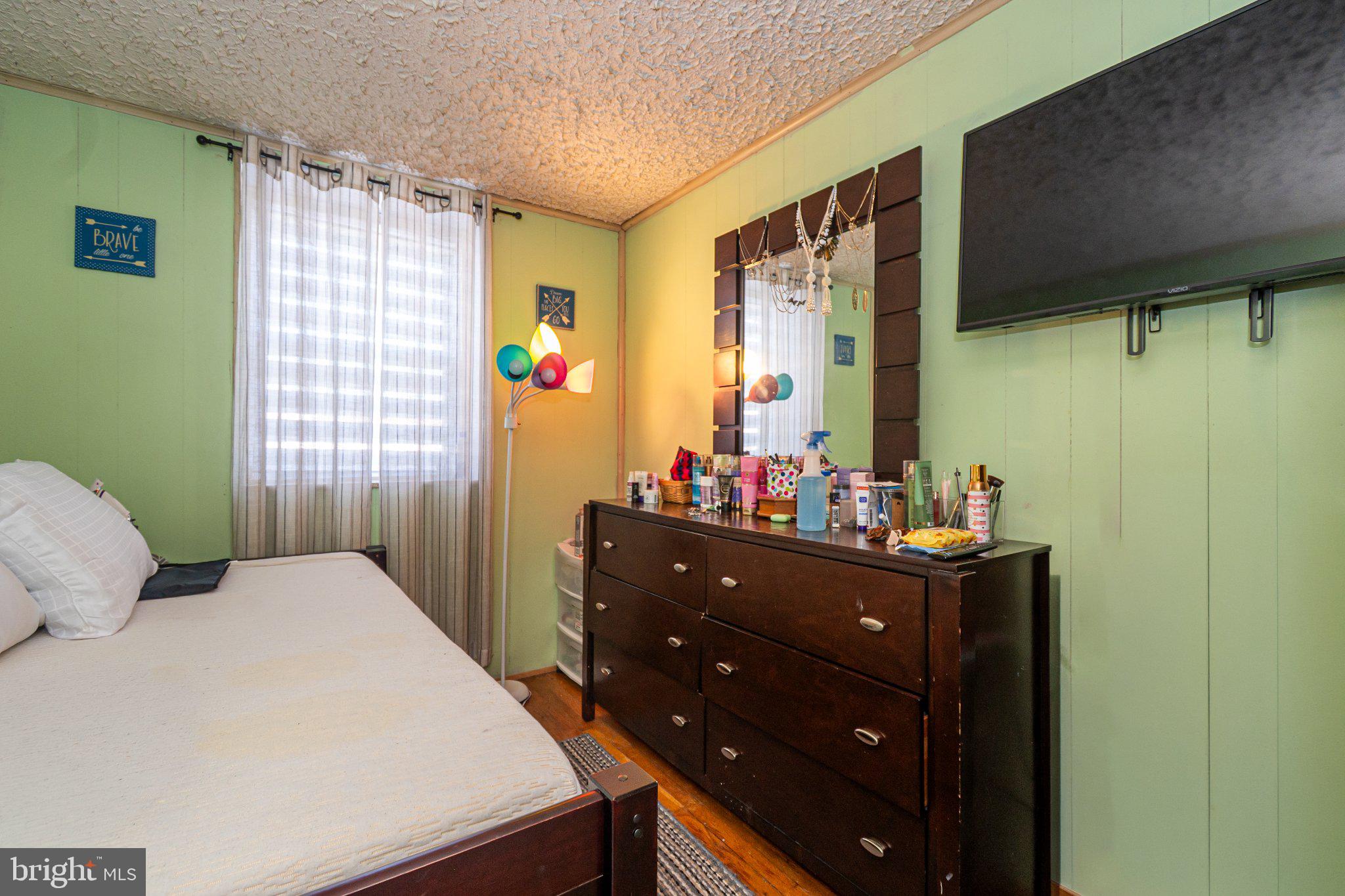 HOLLINSWOOD - Residential