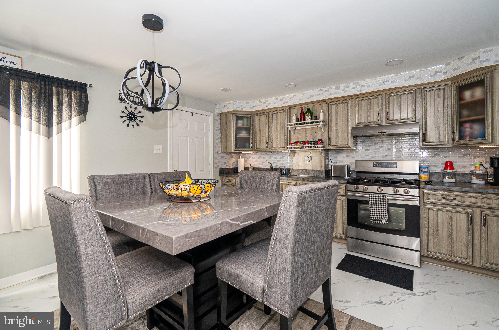 HOLLINSWOOD - Residential