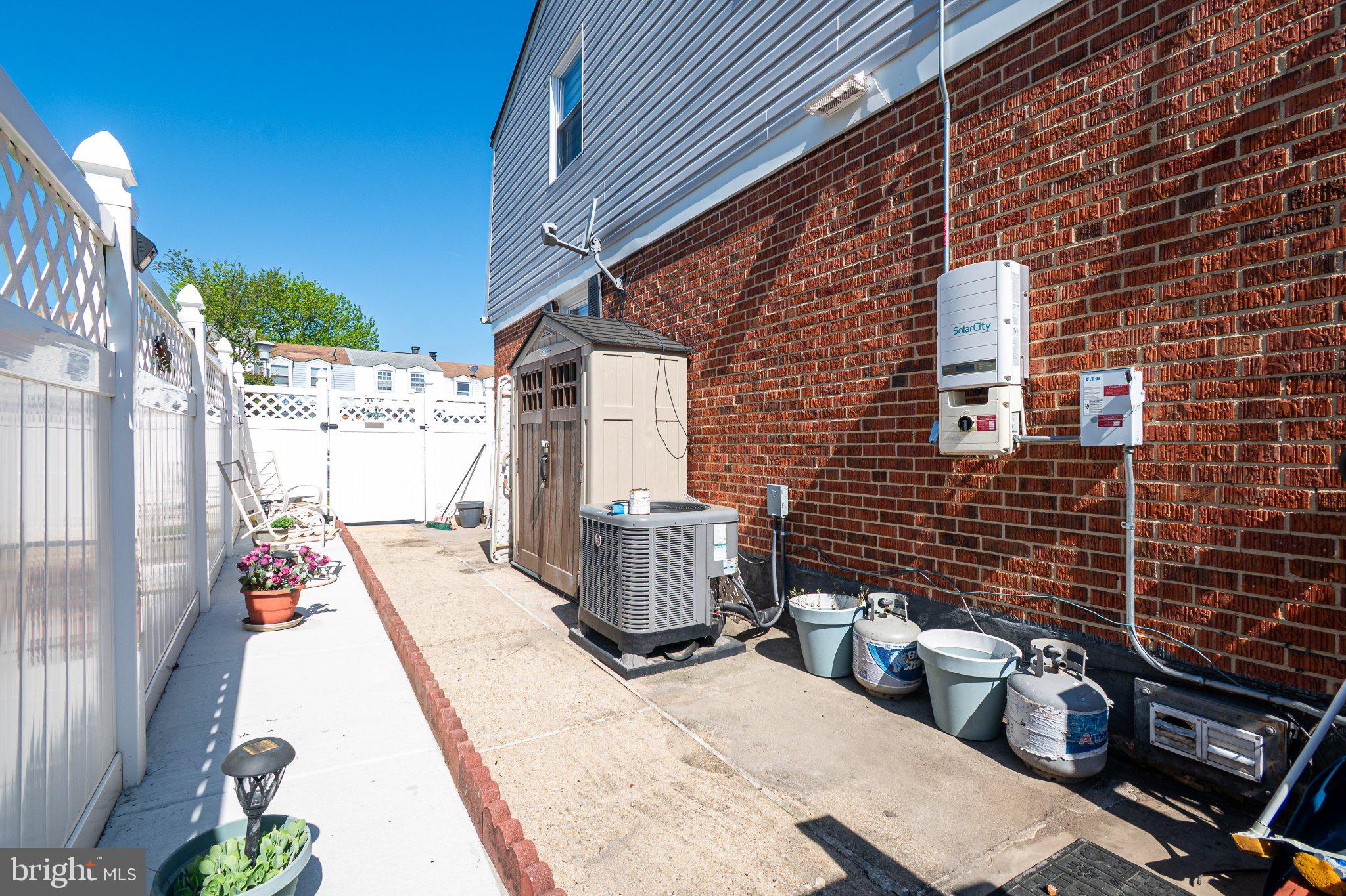 HOLLINSWOOD - Residential