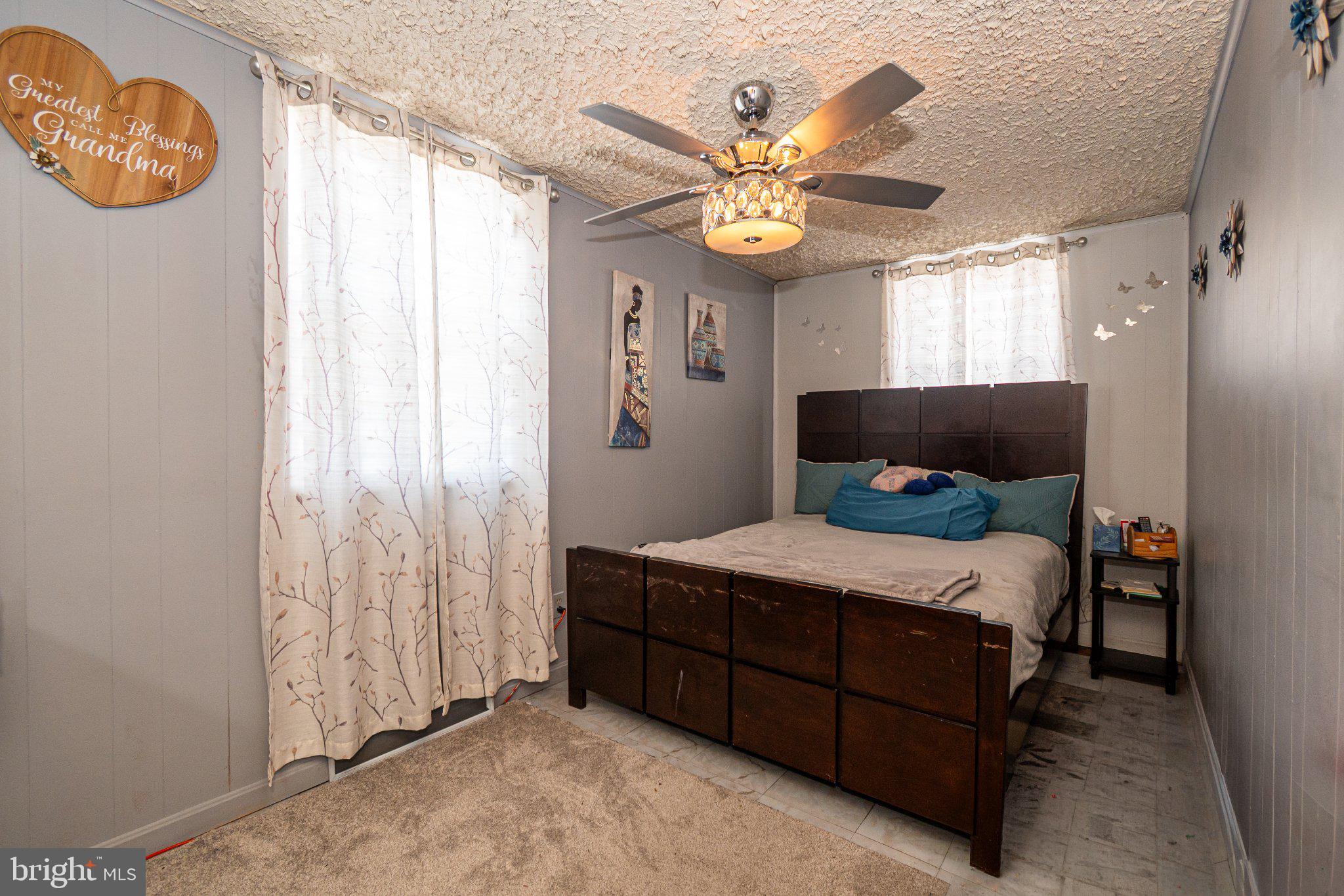 HOLLINSWOOD - Residential