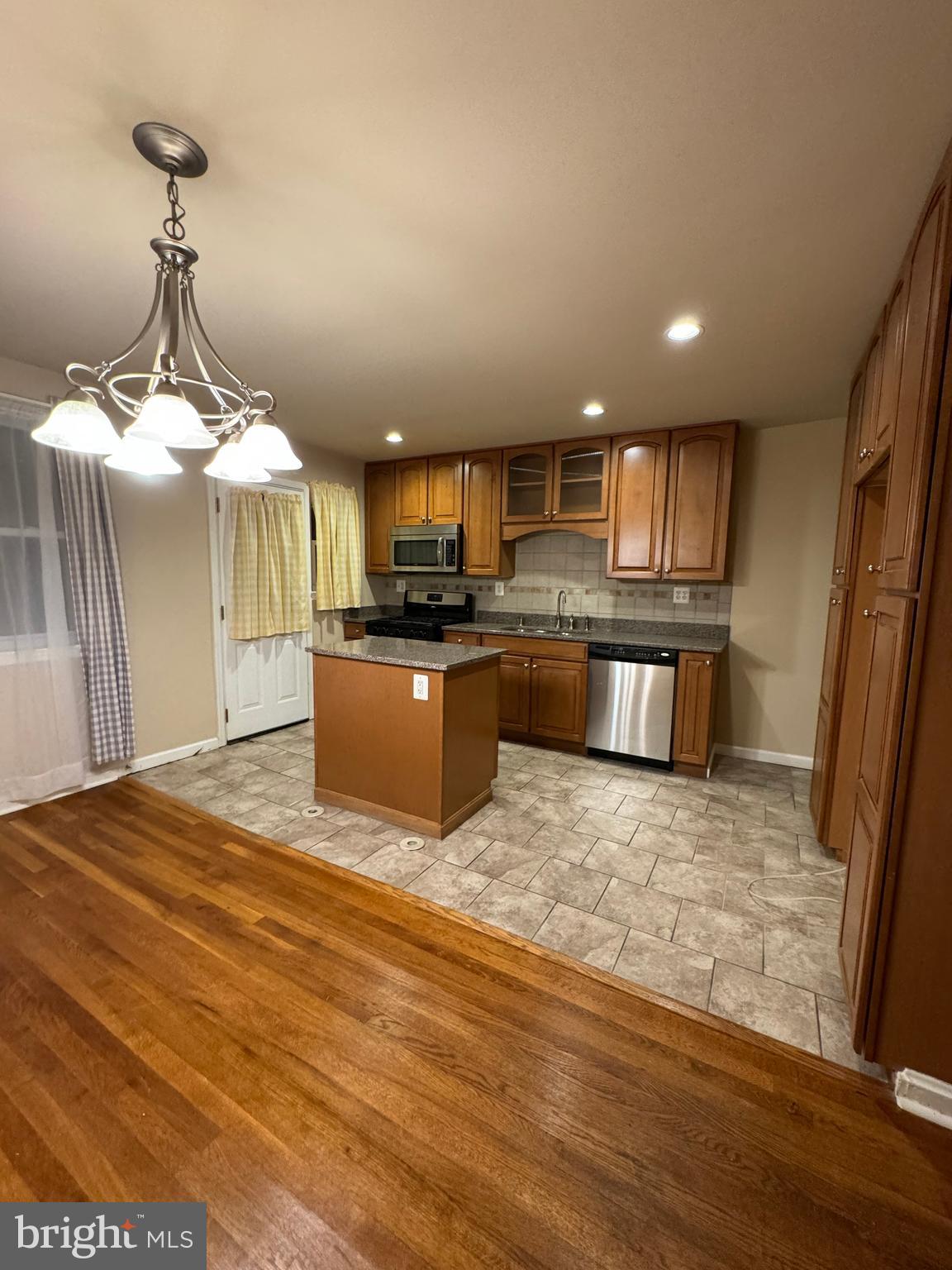 BALLARD GARDENS - Residential Lease