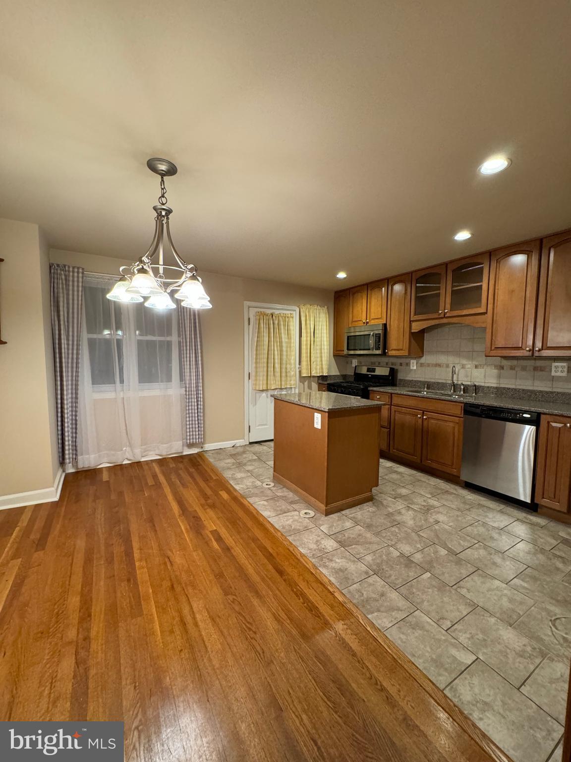 BALLARD GARDENS - Residential Lease