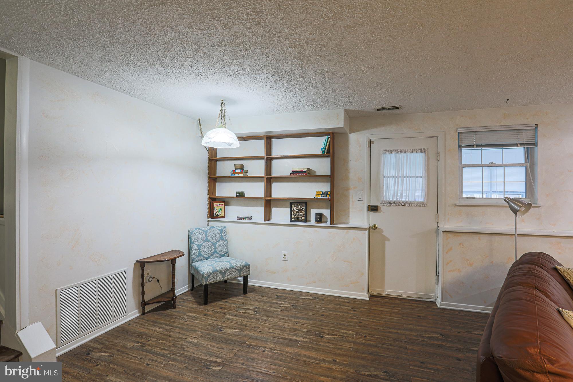 WOODBRIDGE VALLEY - Residential