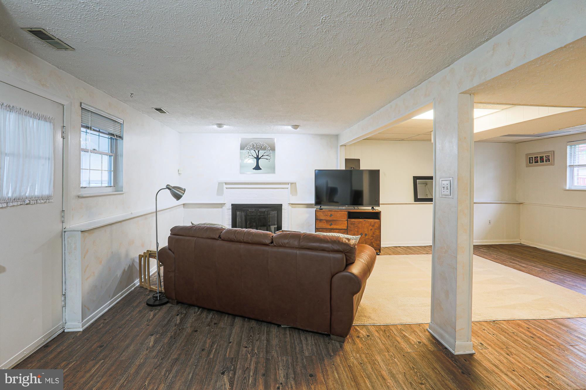 WOODBRIDGE VALLEY - Residential