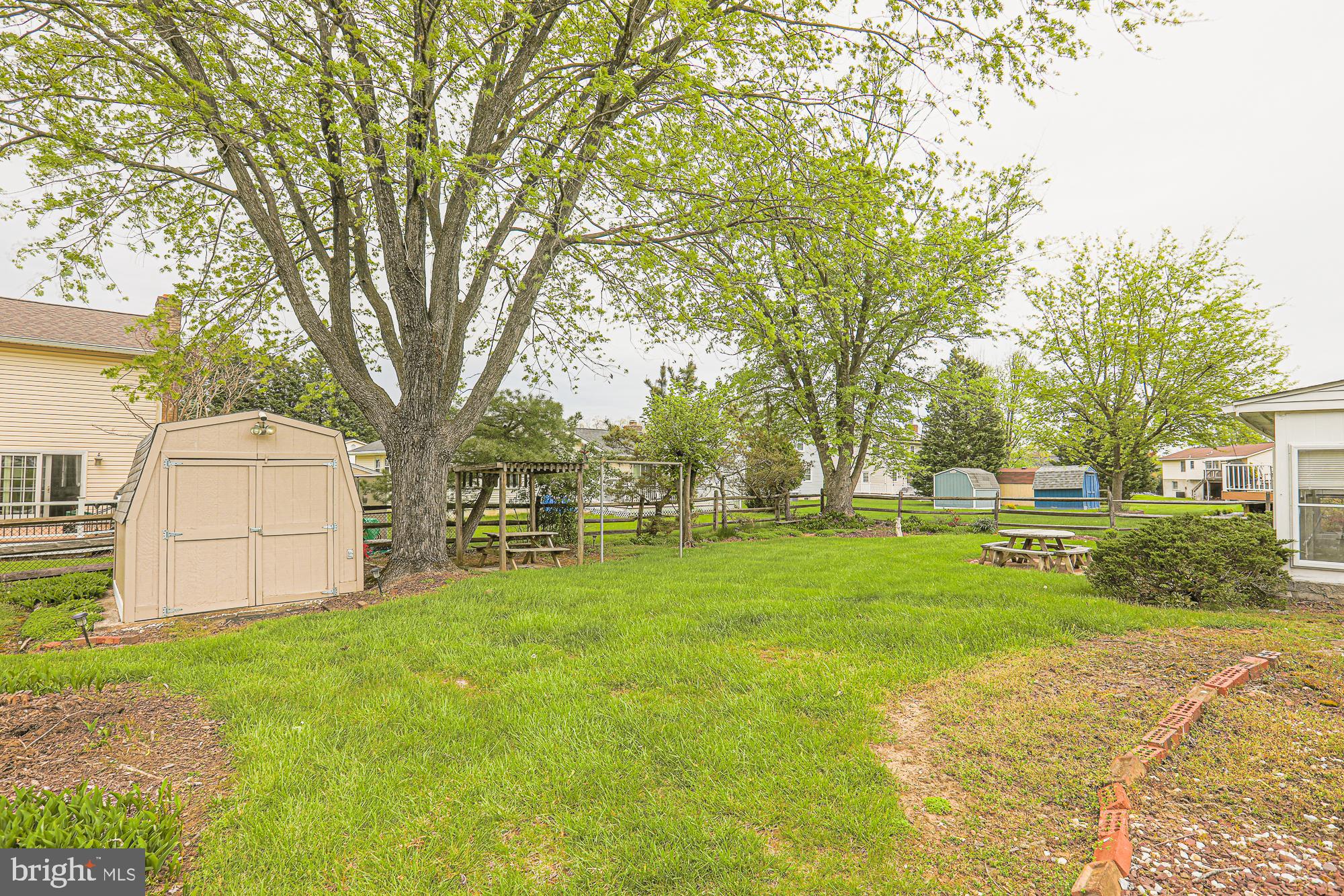 WOODBRIDGE VALLEY - Residential