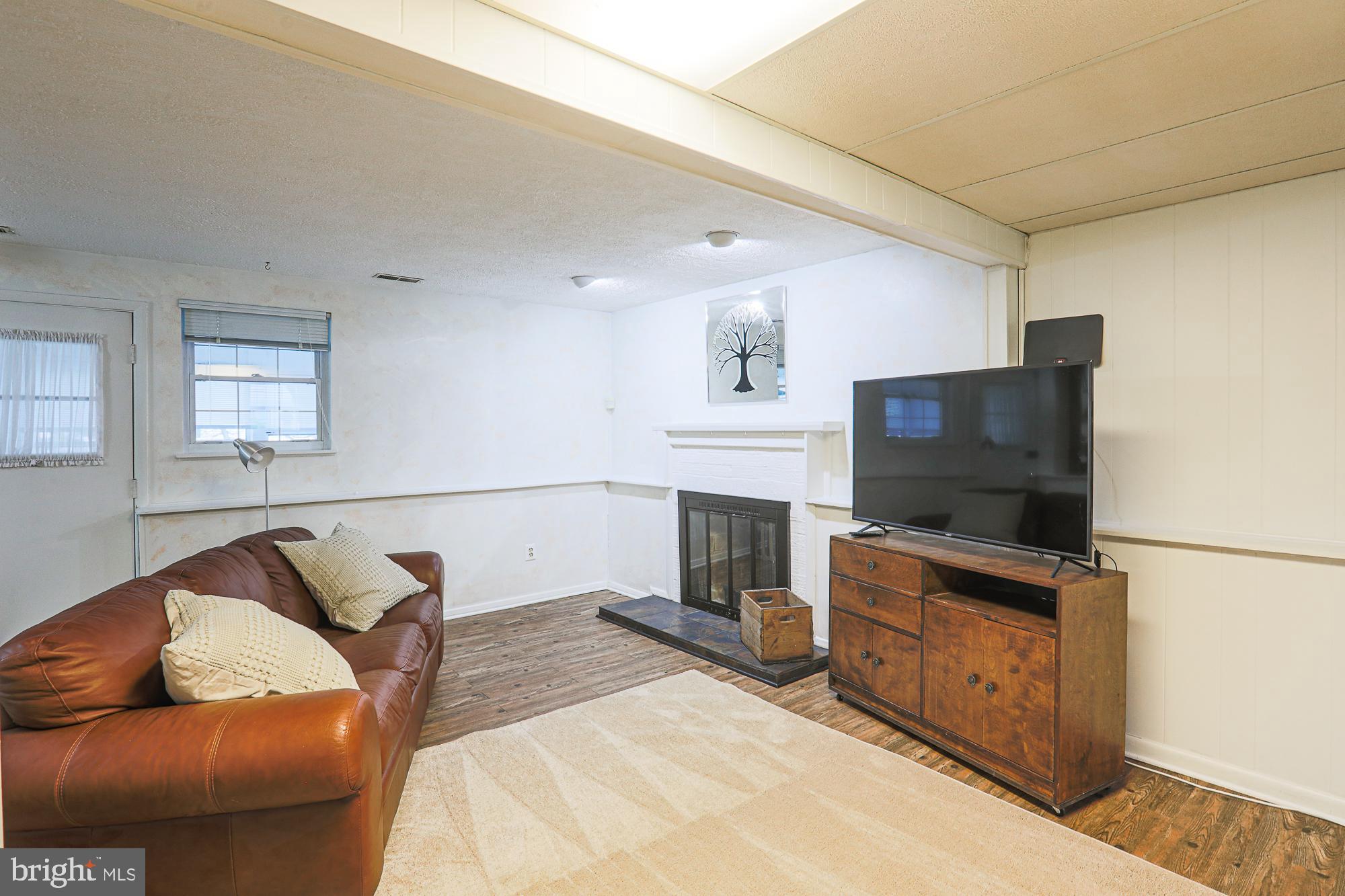 WOODBRIDGE VALLEY - Residential