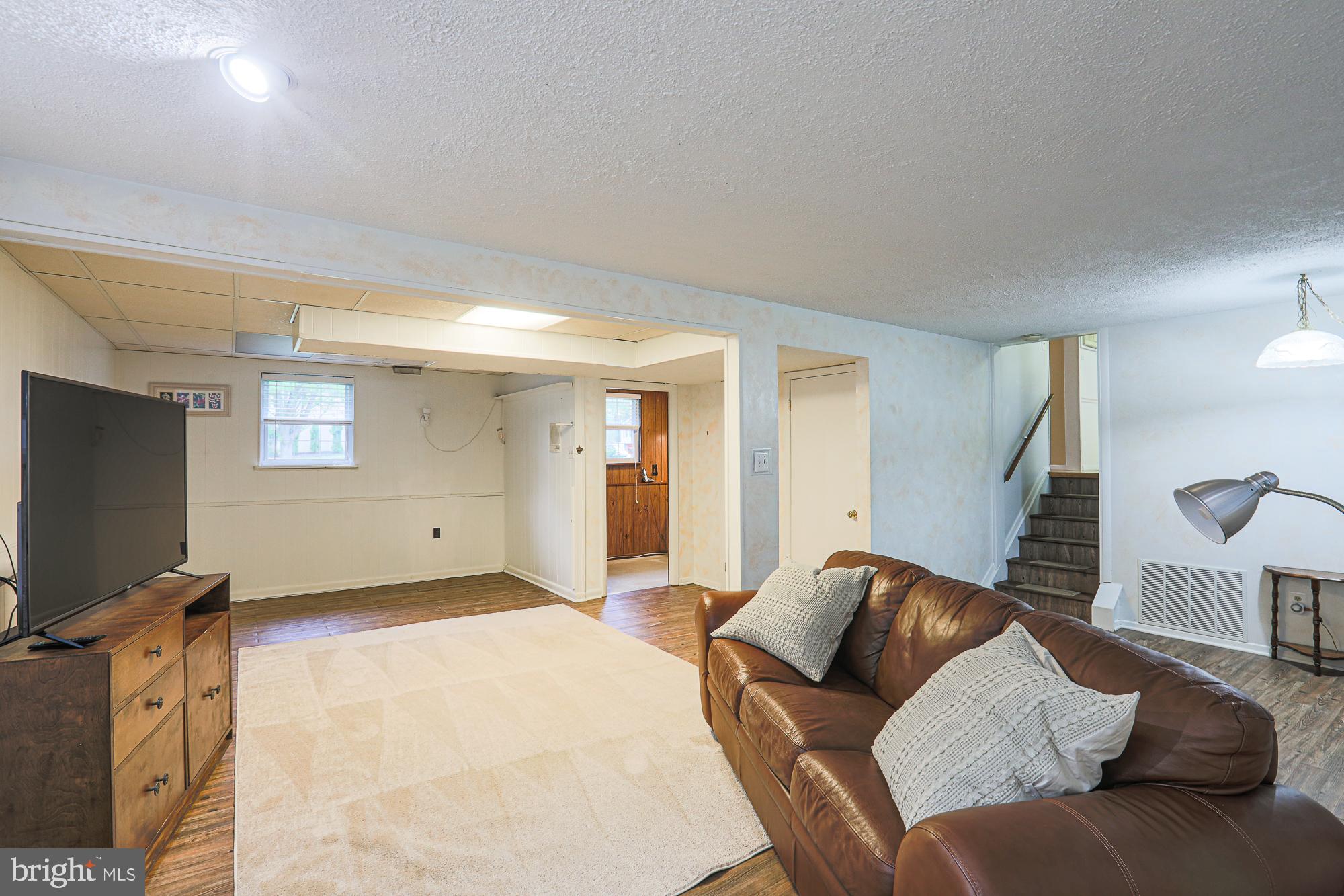 WOODBRIDGE VALLEY - Residential