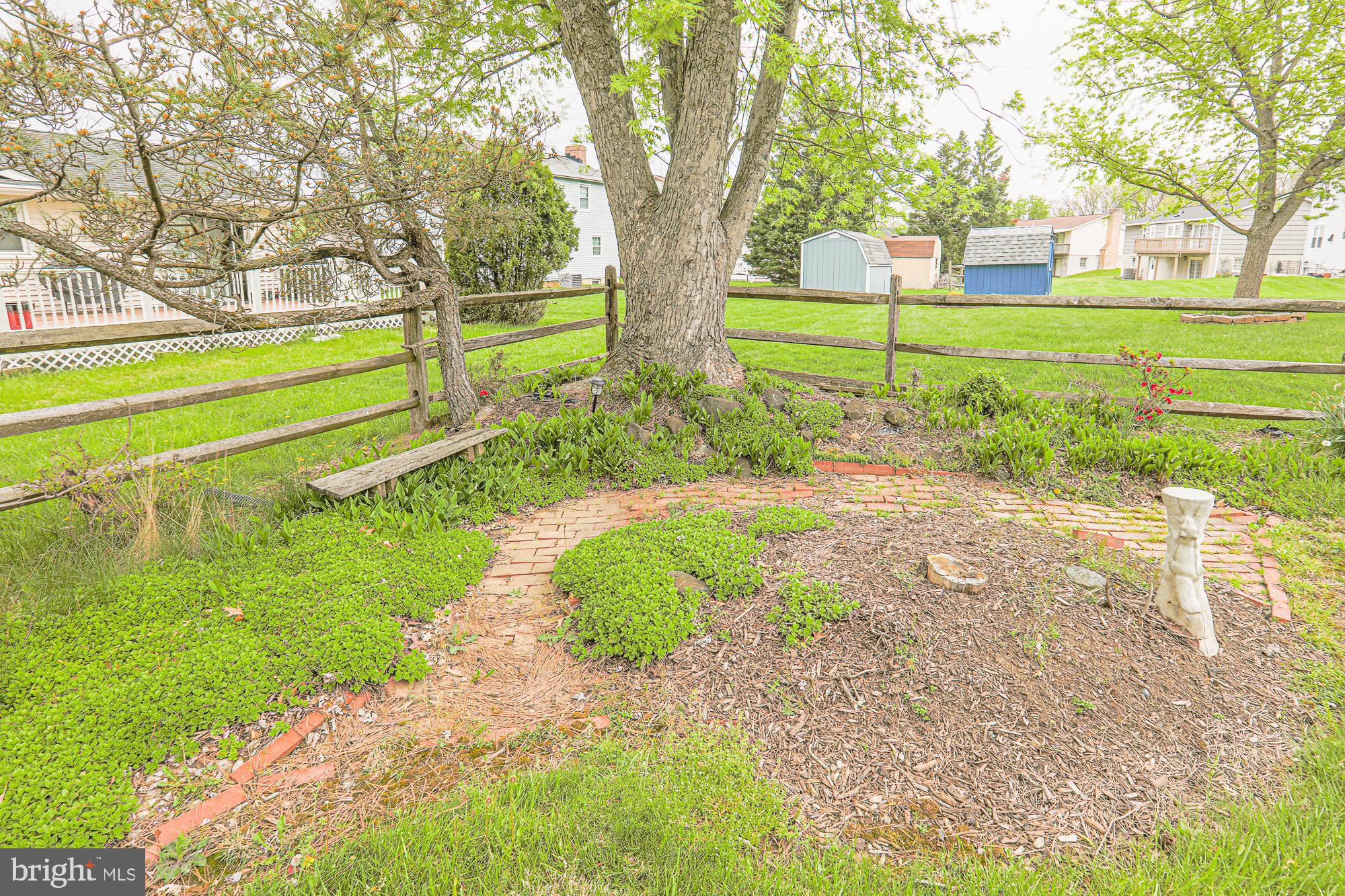 WOODBRIDGE VALLEY - Residential