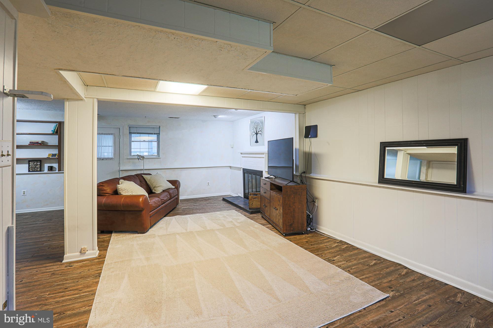 WOODBRIDGE VALLEY - Residential