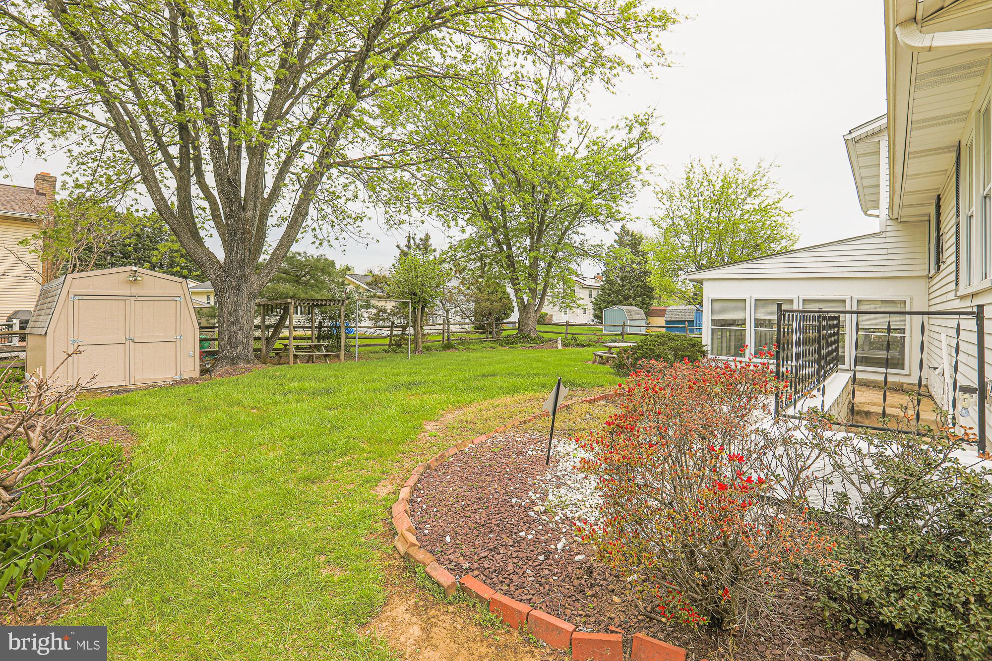 WOODBRIDGE VALLEY - Residential