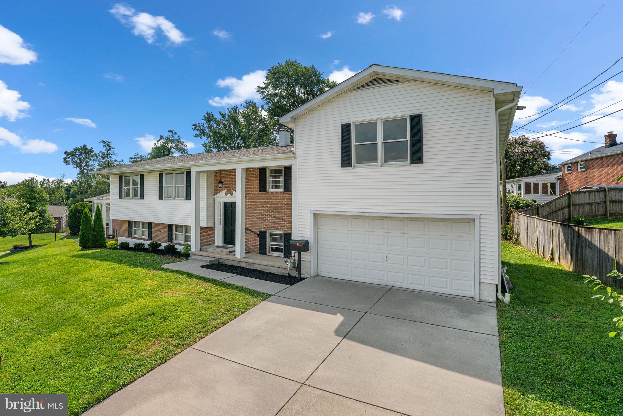 3 WESTON COURT