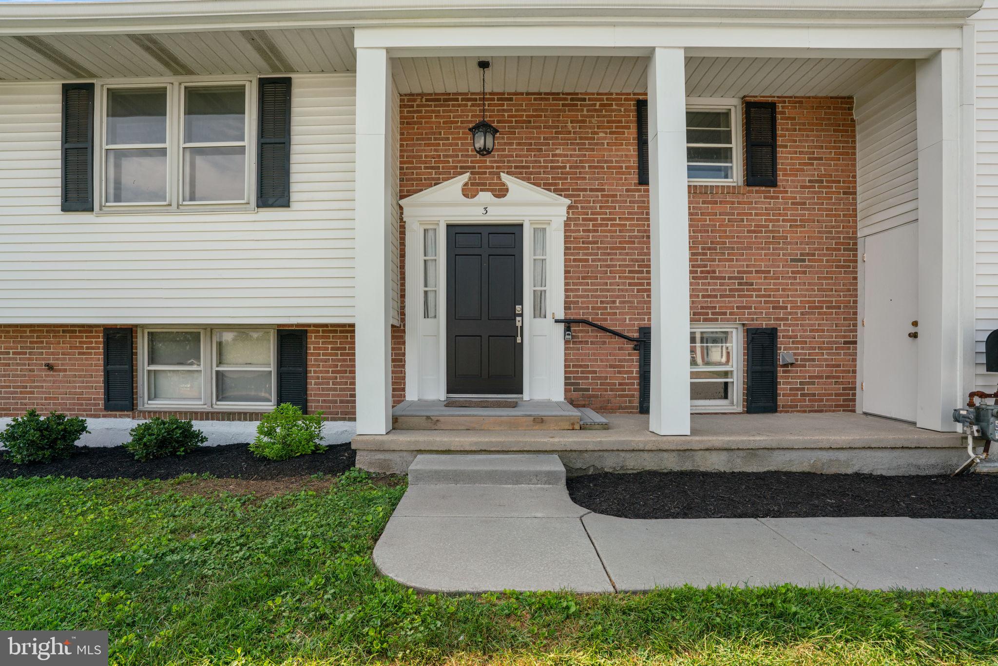 3 WESTON COURT