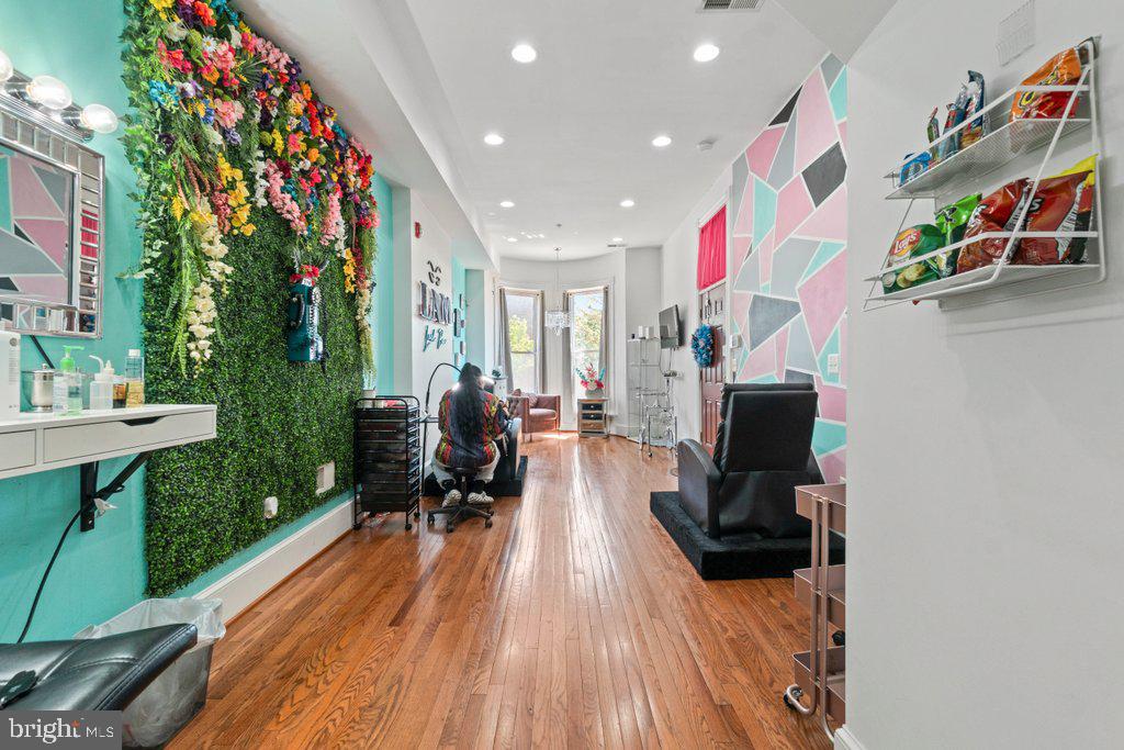 CHARLES VILLAGE - Commercial Sale