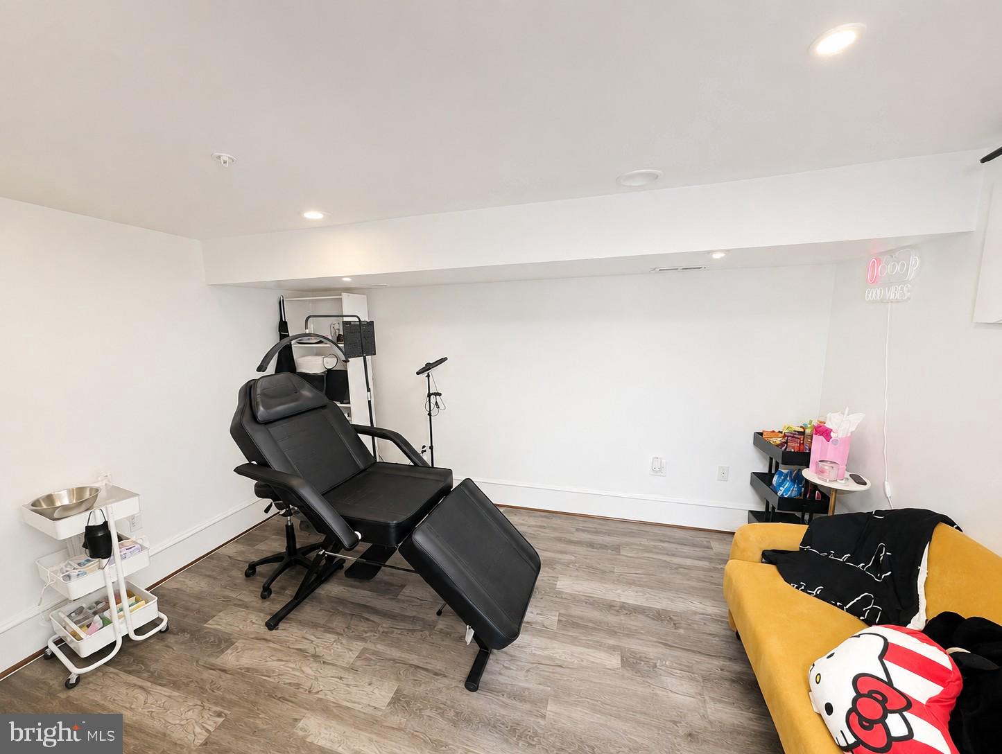CHARLES VILLAGE - Commercial Sale