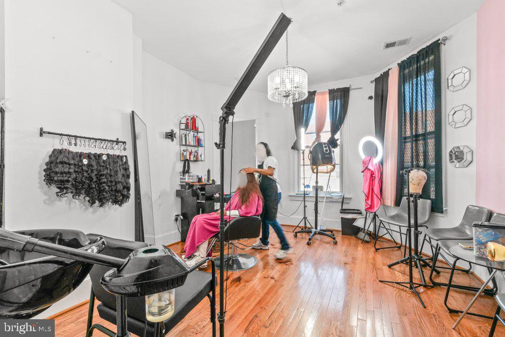 CHARLES VILLAGE - Commercial Sale