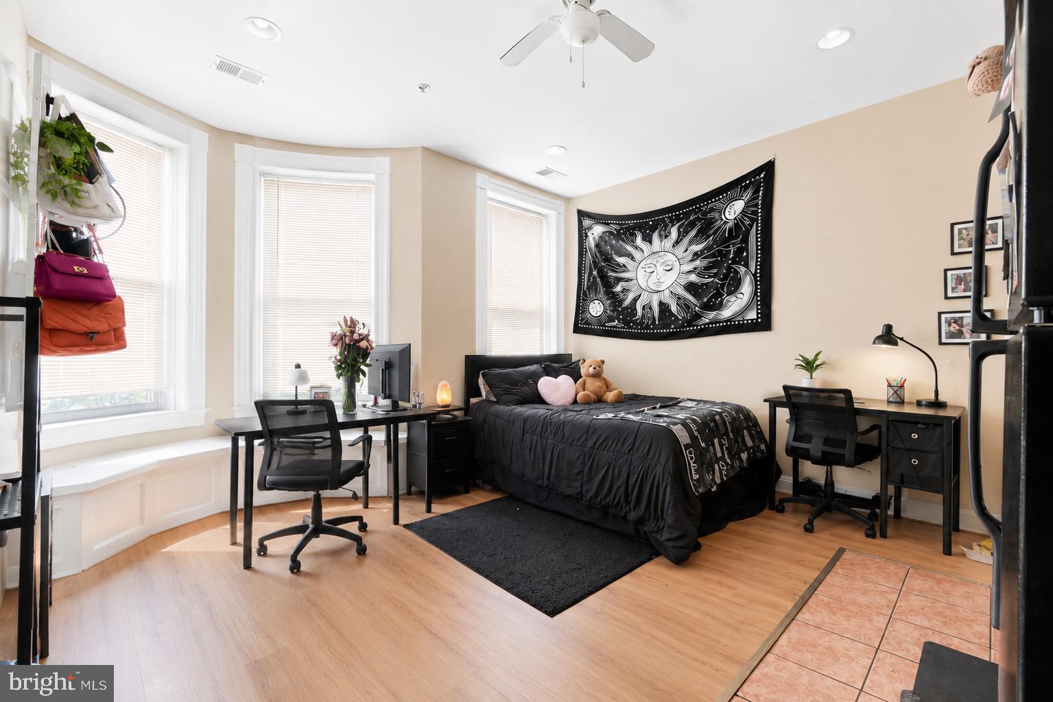 CHARLES VILLAGE - Commercial Sale