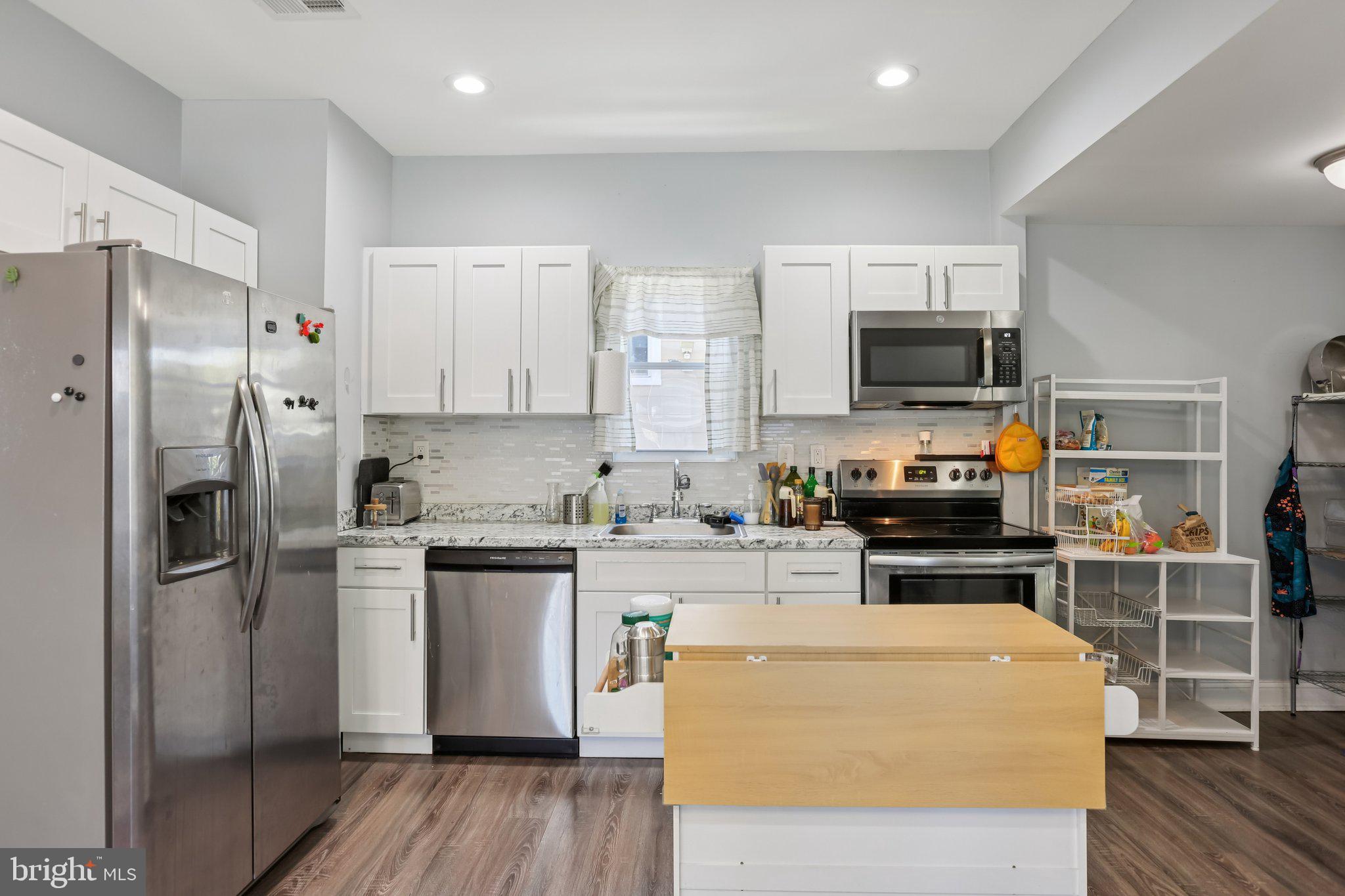 ROSEMONT EAST - Residential