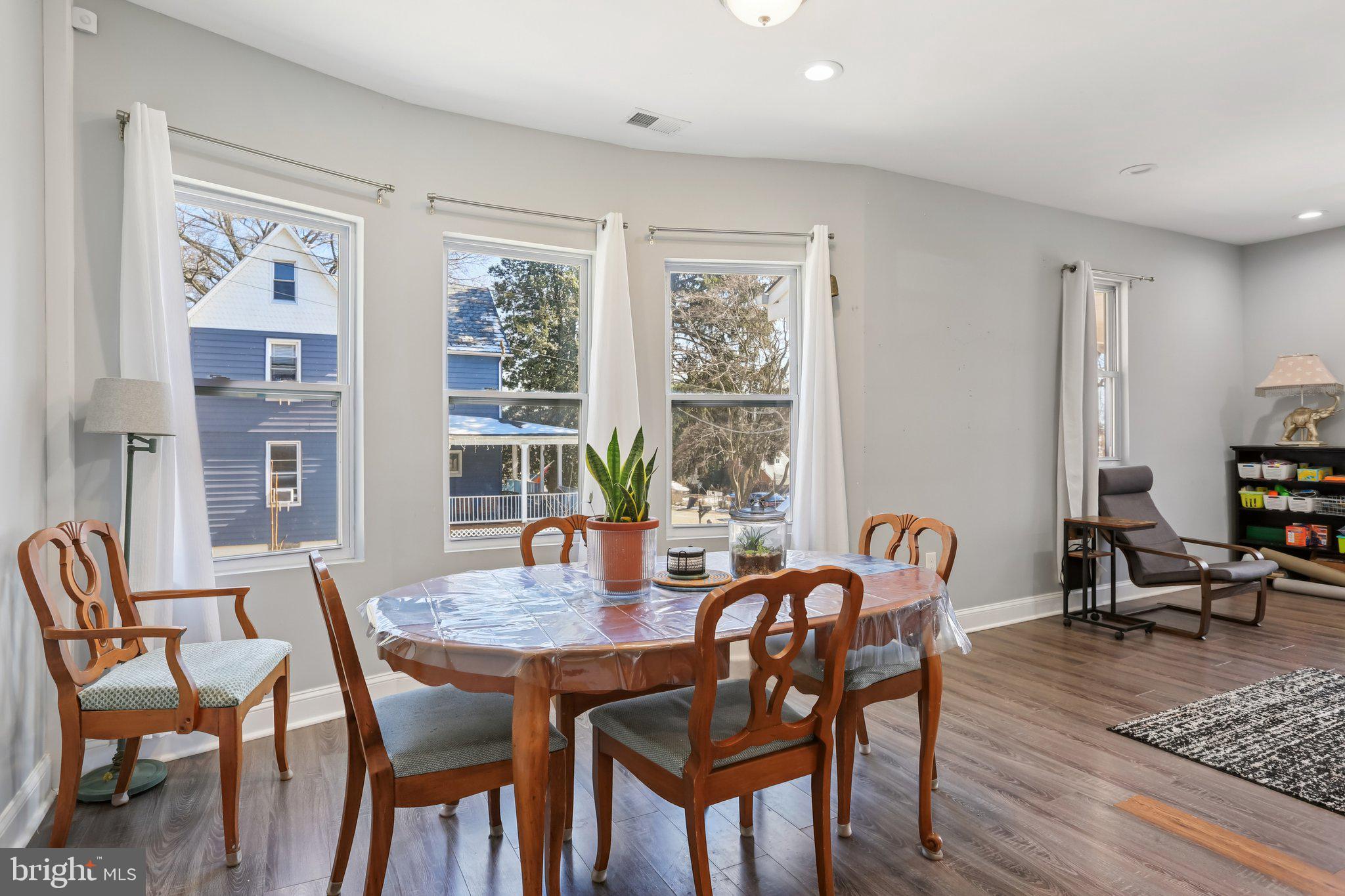 ROSEMONT EAST - Residential