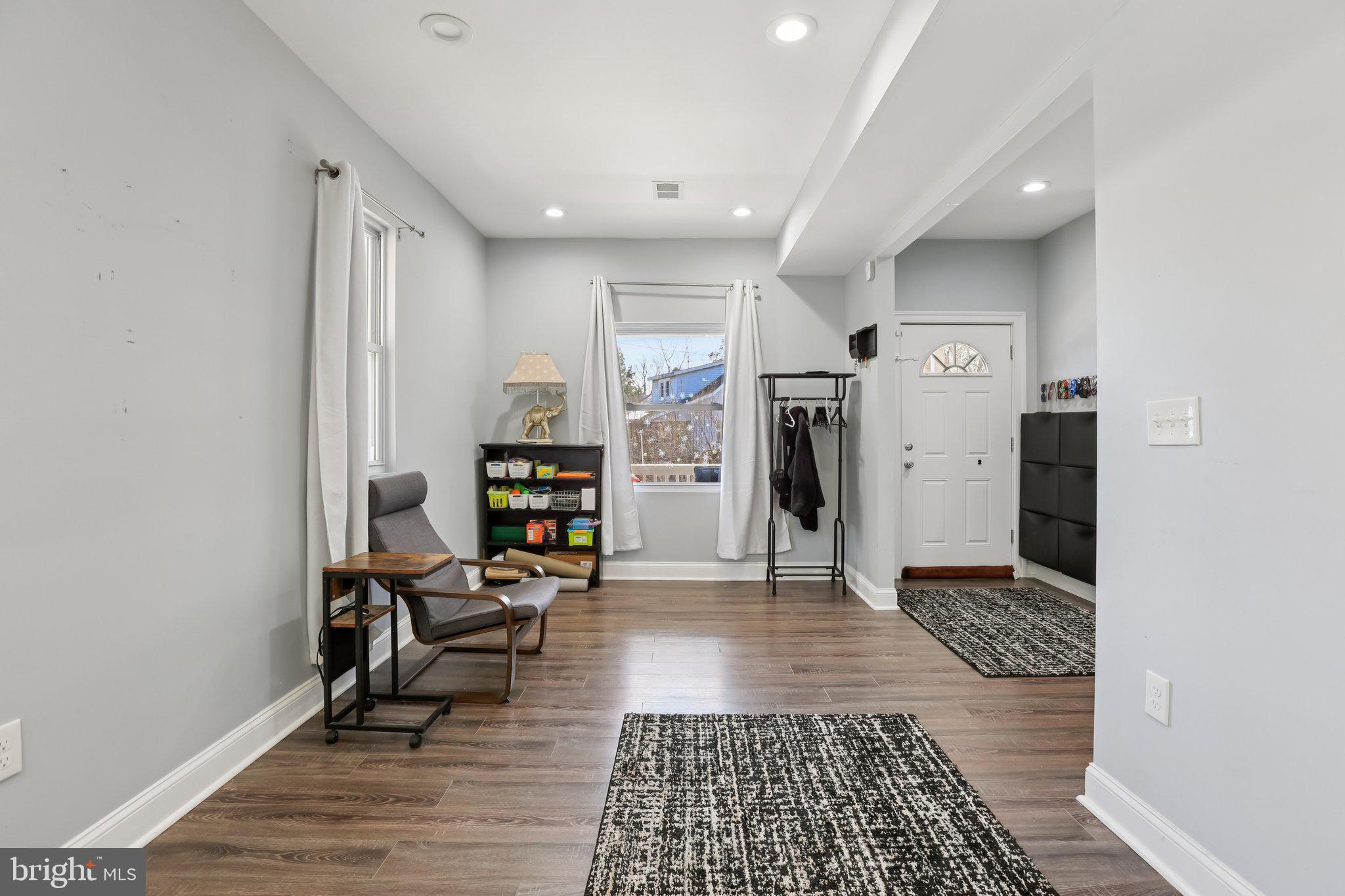 ROSEMONT EAST - Residential