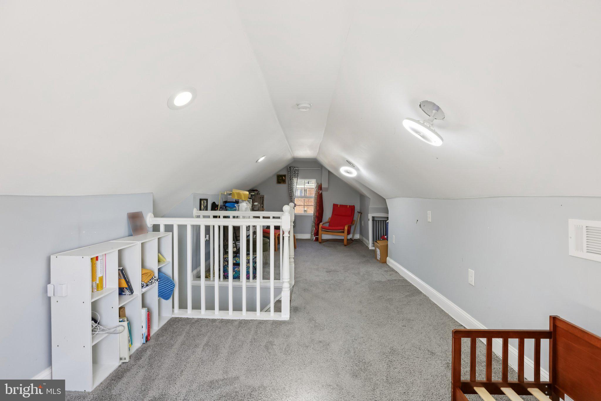 ROSEMONT EAST - Residential