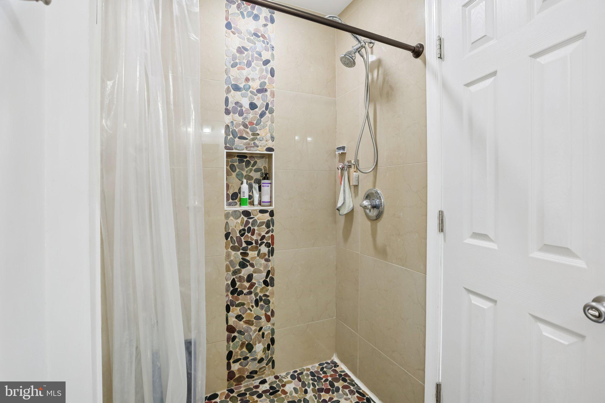 ROSEMONT EAST - Residential