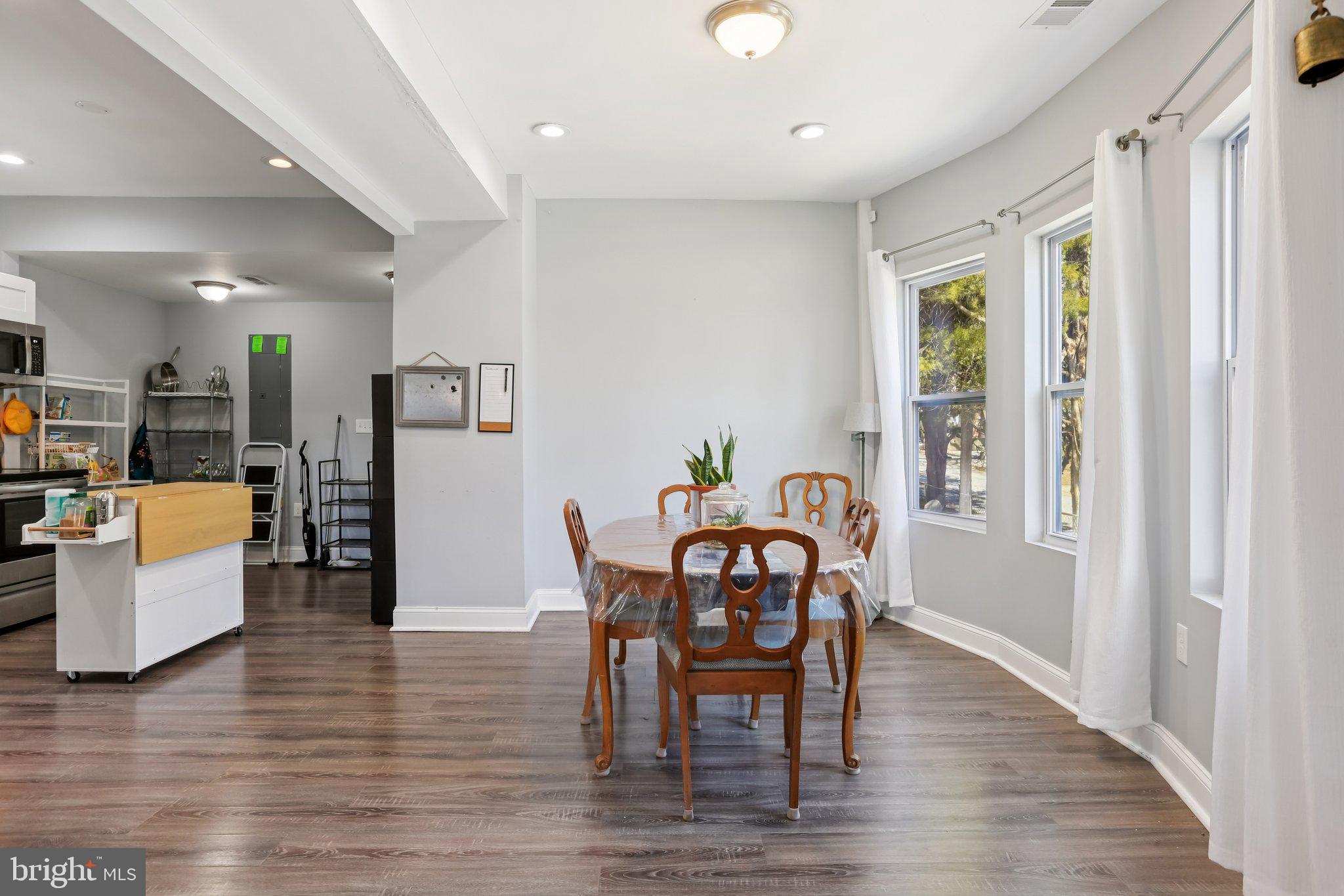 ROSEMONT EAST - Residential