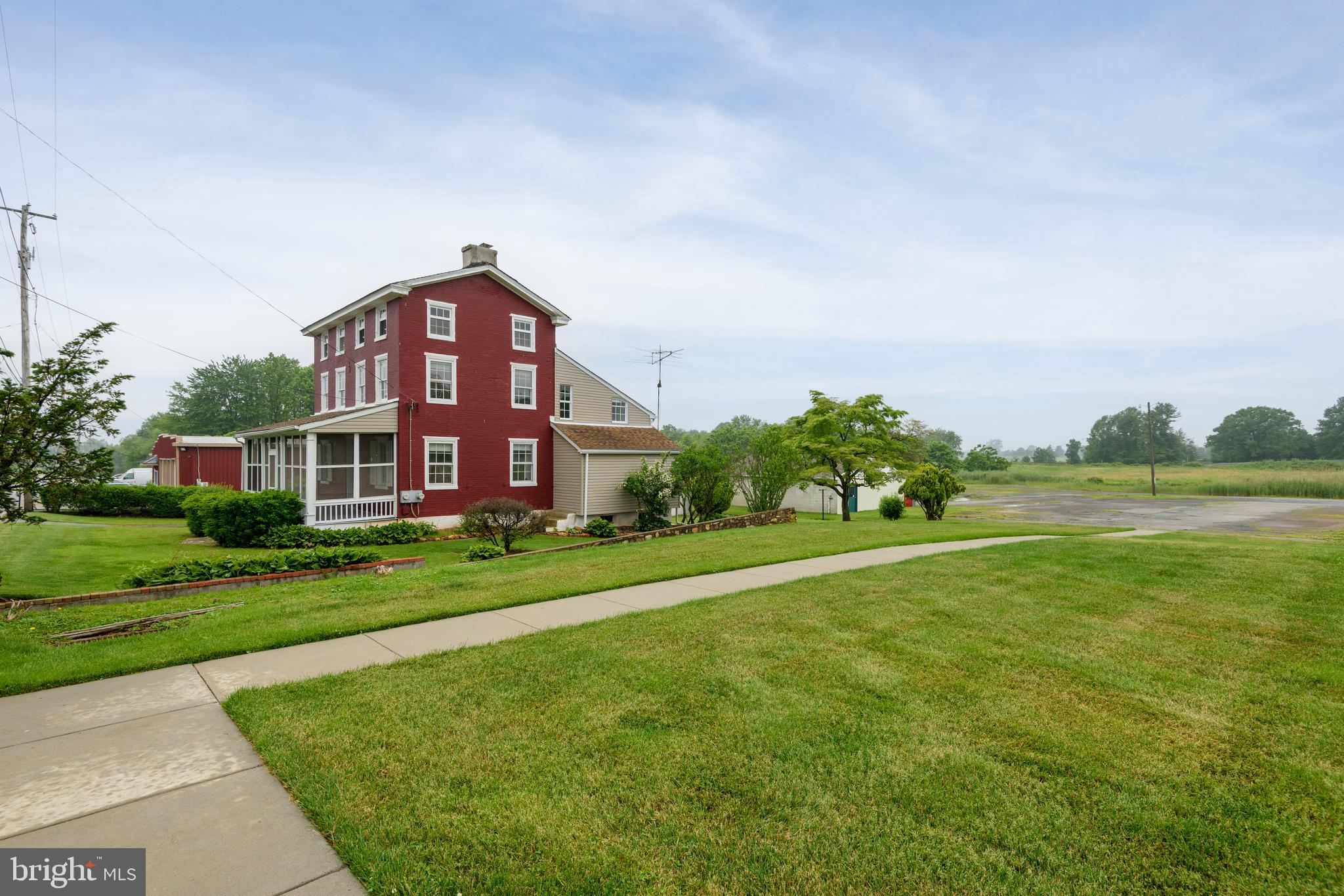 808 W BALTIMORE PIKE