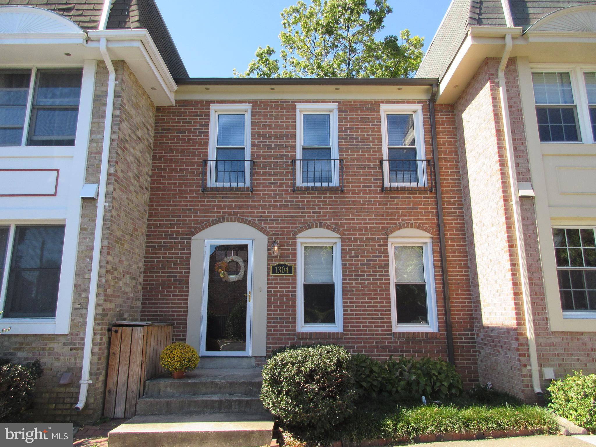 OLD TOWN - Residential Lease