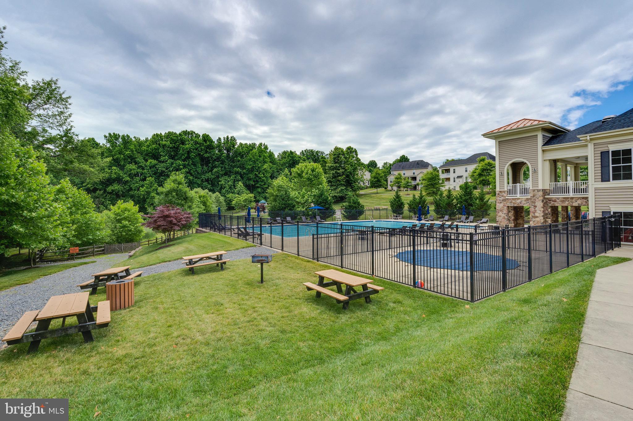 BALMORAL-PLAT 10> - Residential