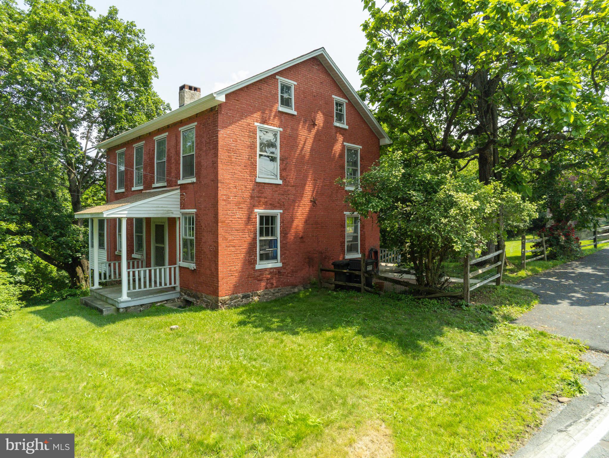 1018 FAIRVIEW DRIVE