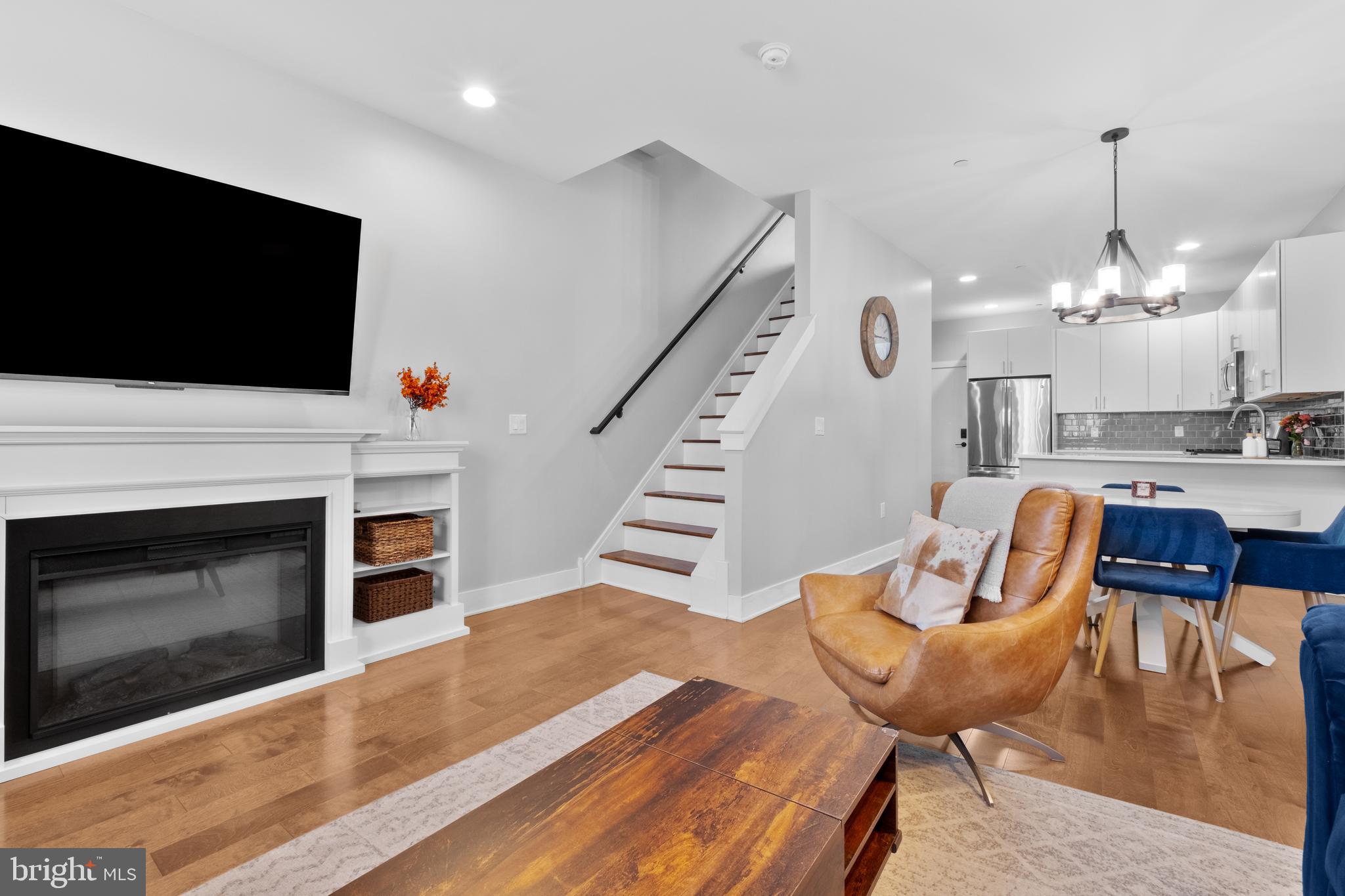 OLDE KENSINGTON - Residential