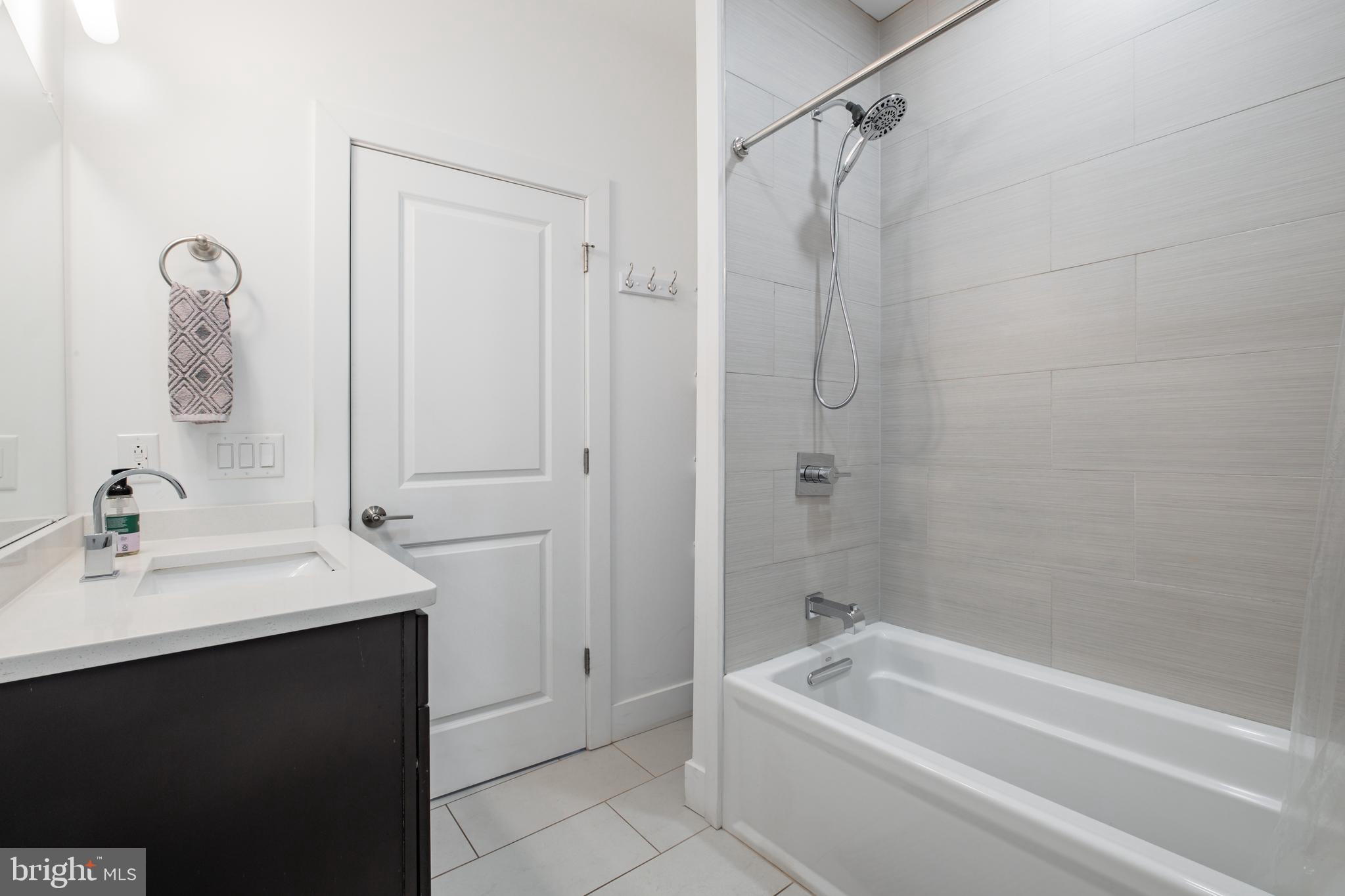 OLDE KENSINGTON - Residential