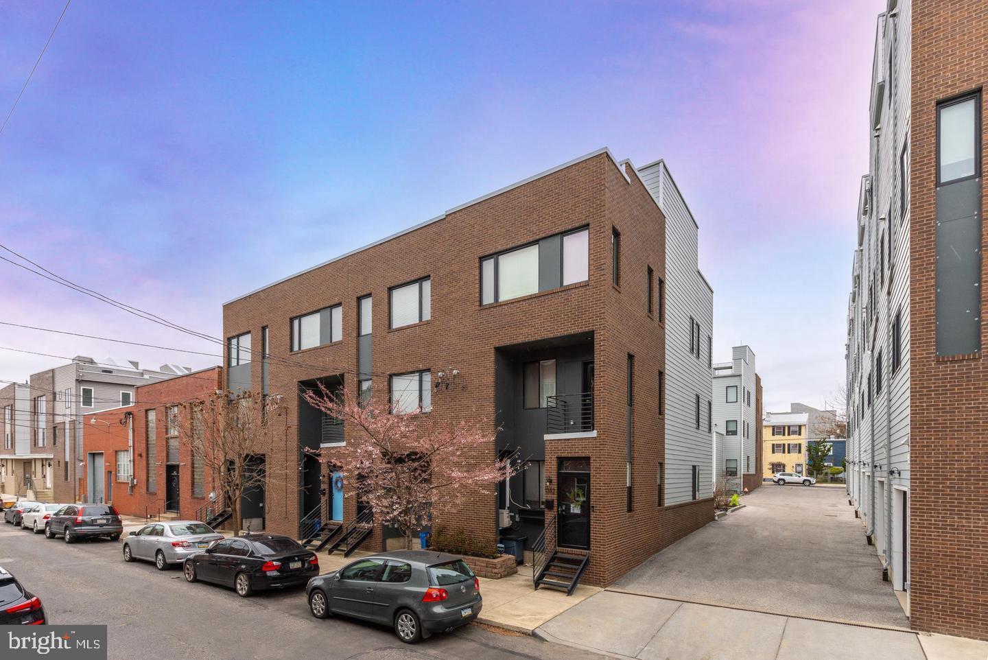 OLDE KENSINGTON - Residential