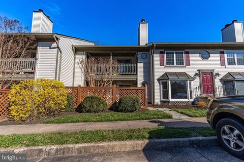 Photo of 12312 Wadsworth Way #1, WOODBRIDGE, VA 22192 (MLS # VAPW2117254)