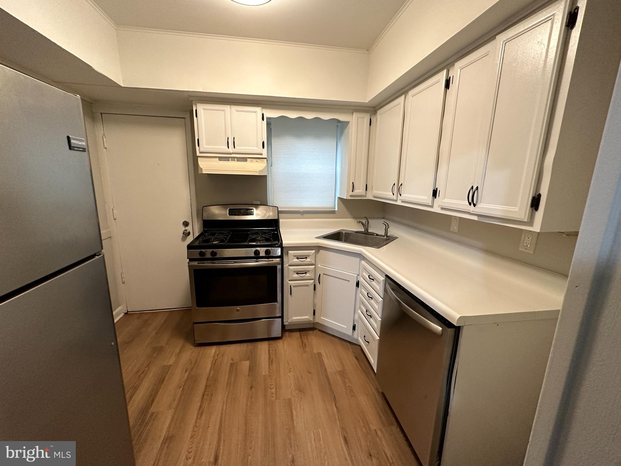 POINT BREEZE - Residential Lease