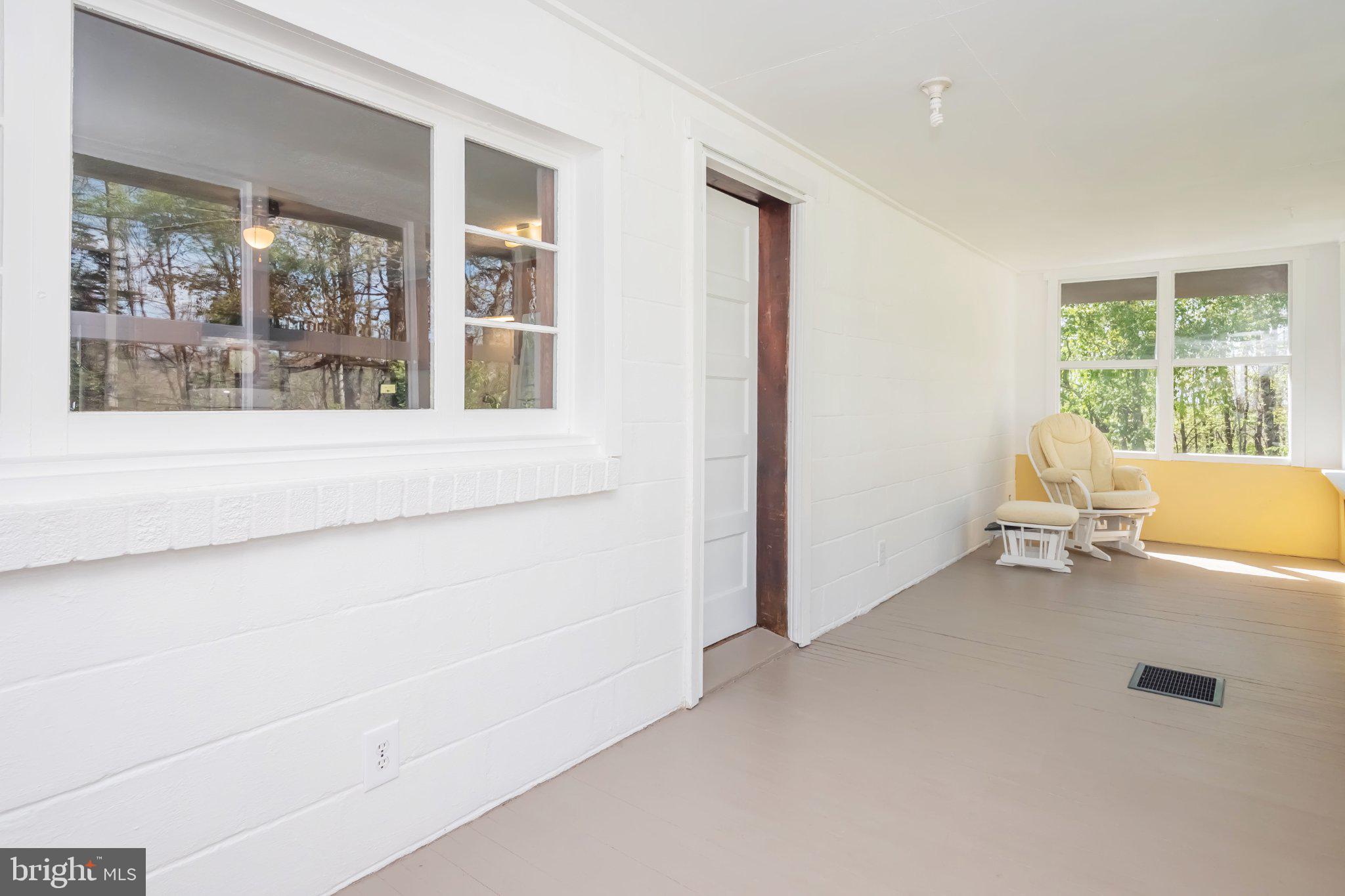 GARRETT HIGHWAY - Residential