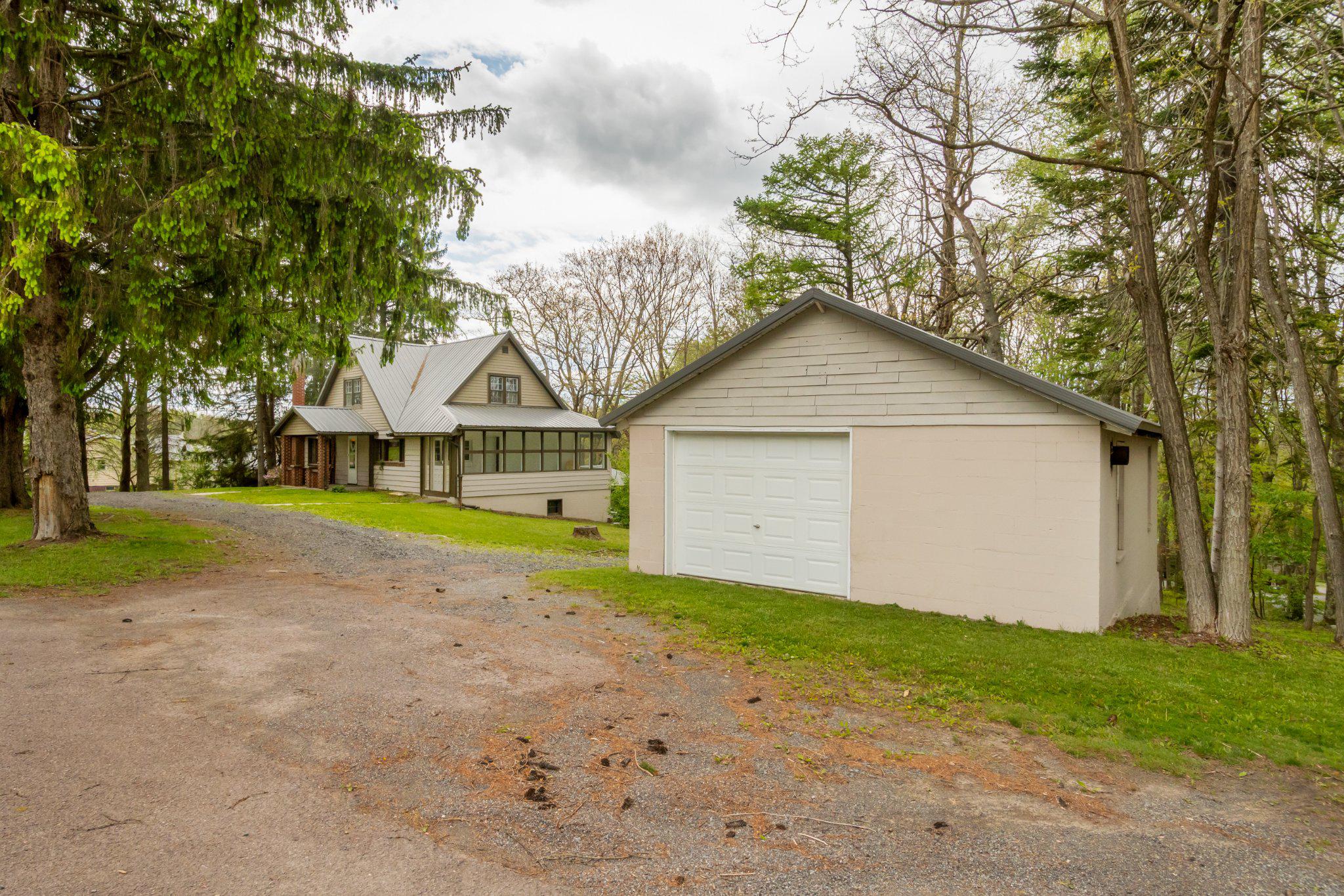GARRETT HIGHWAY - Residential