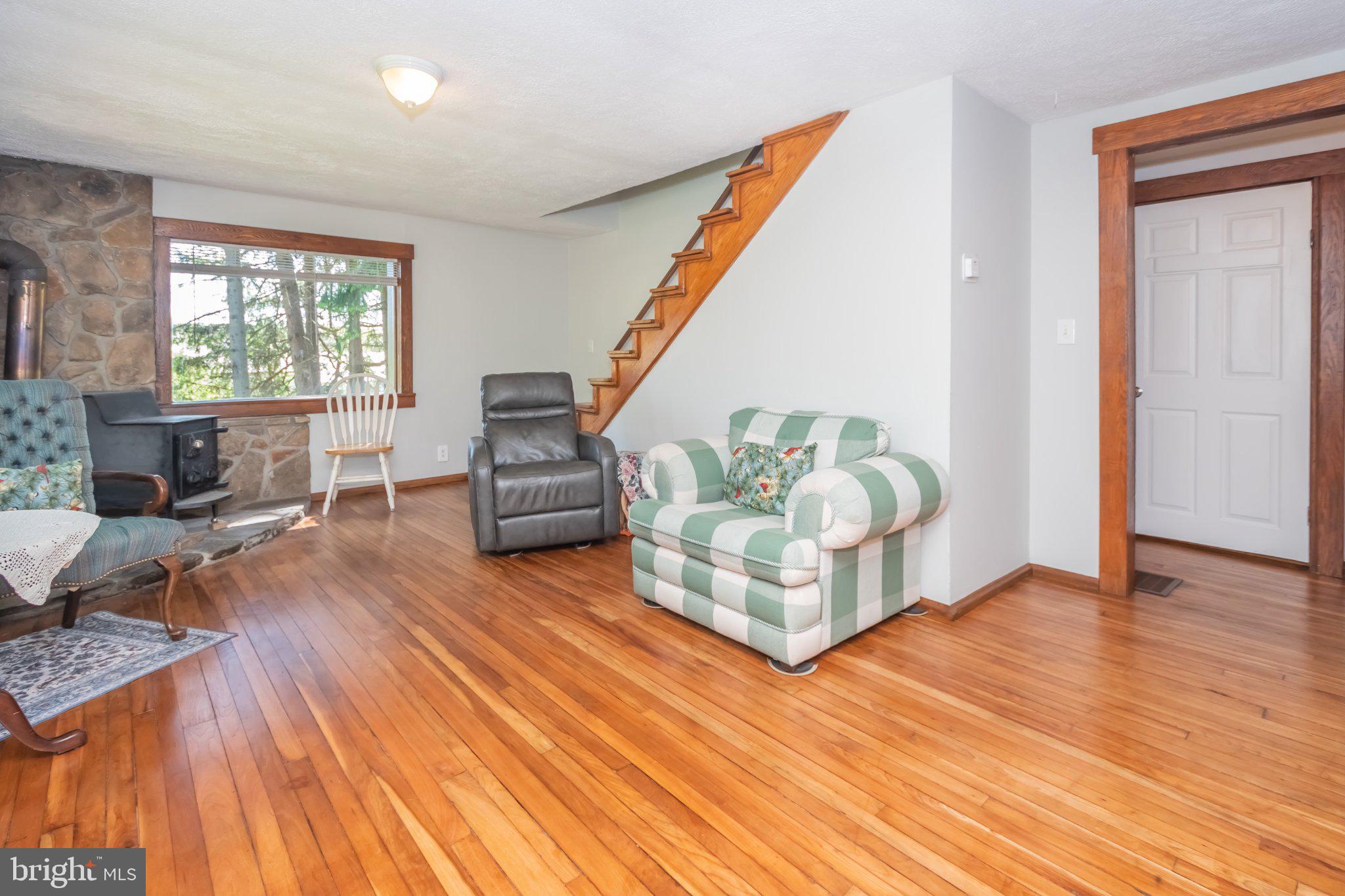GARRETT HIGHWAY - Residential