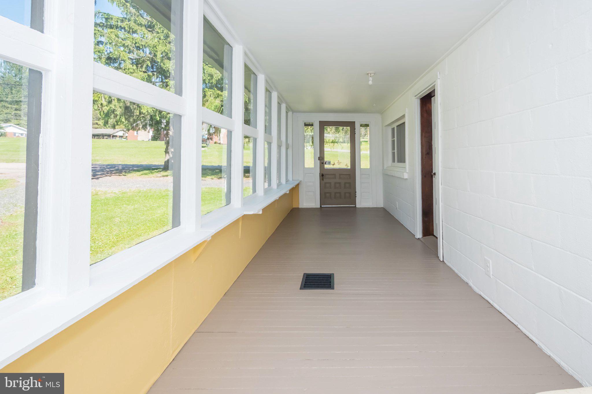 GARRETT HIGHWAY - Residential