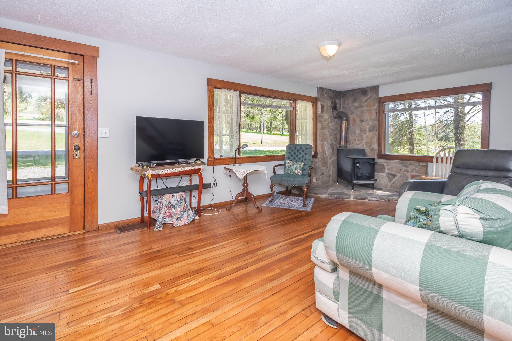 GARRETT HIGHWAY - Residential