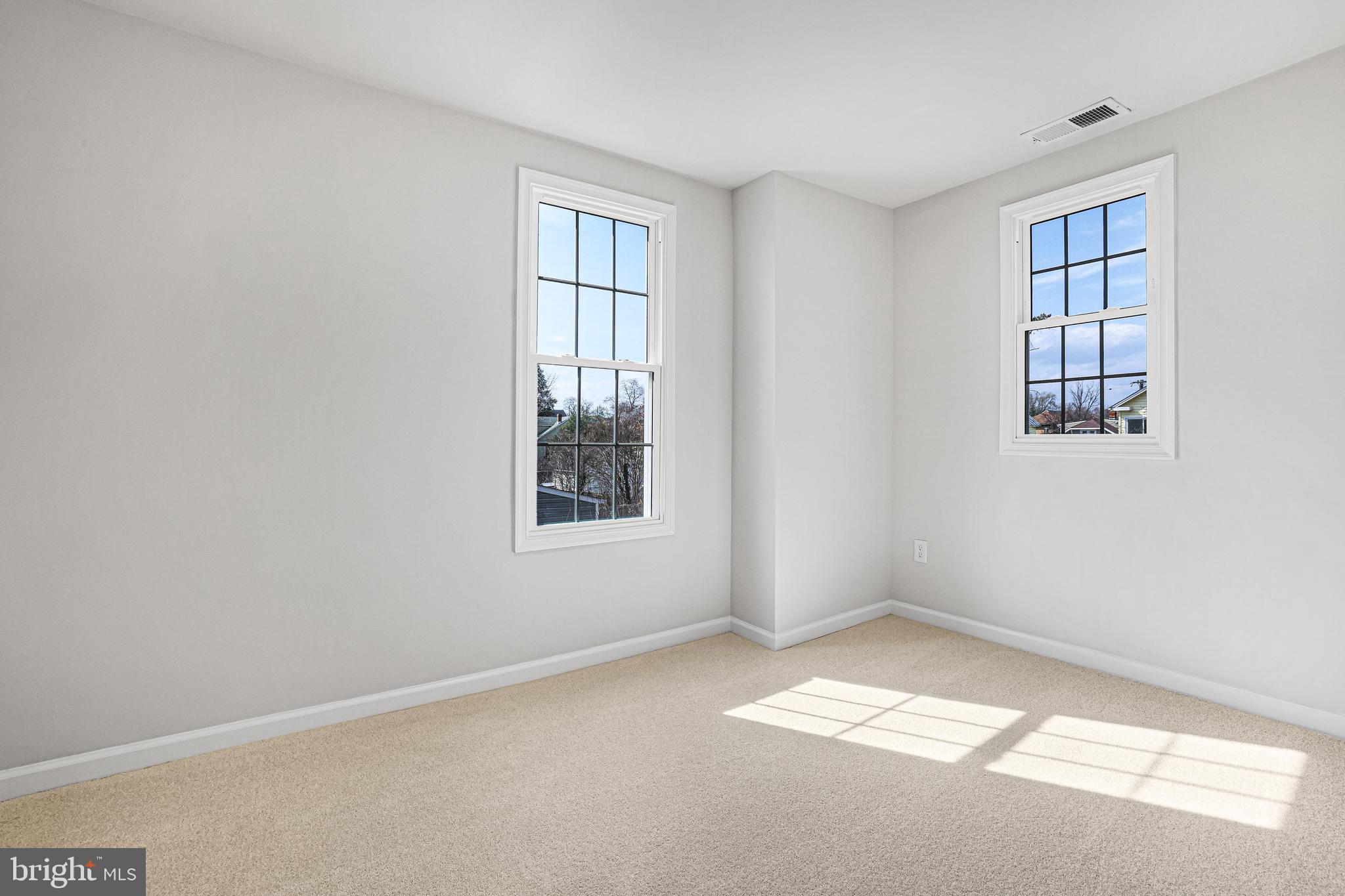 LANDSDOWNE - Residential