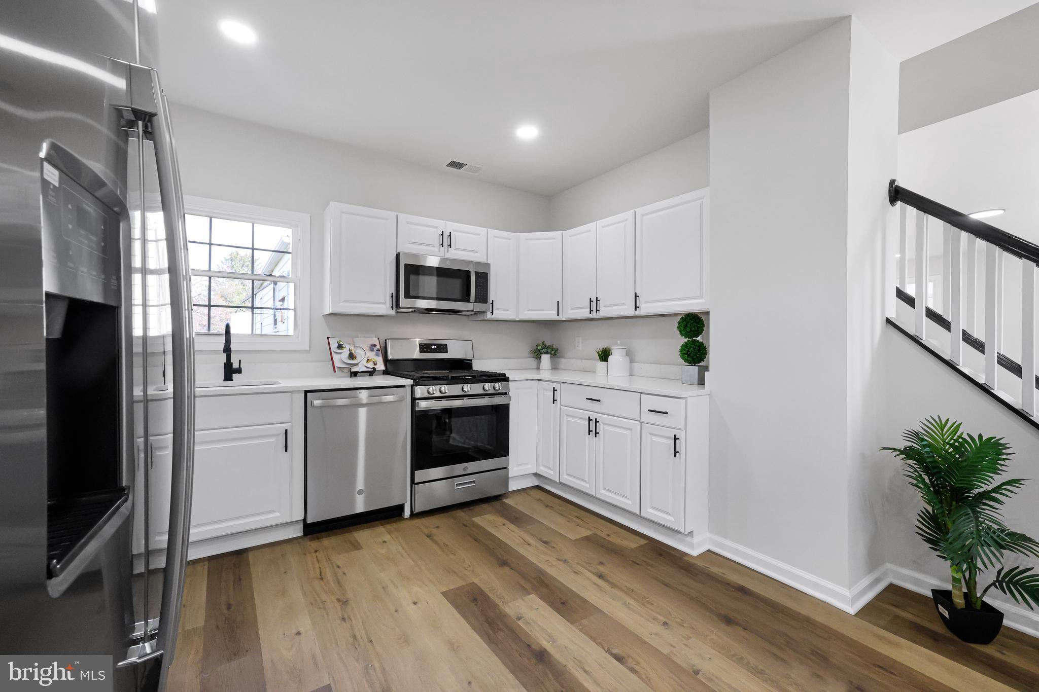 LANDSDOWNE - Residential