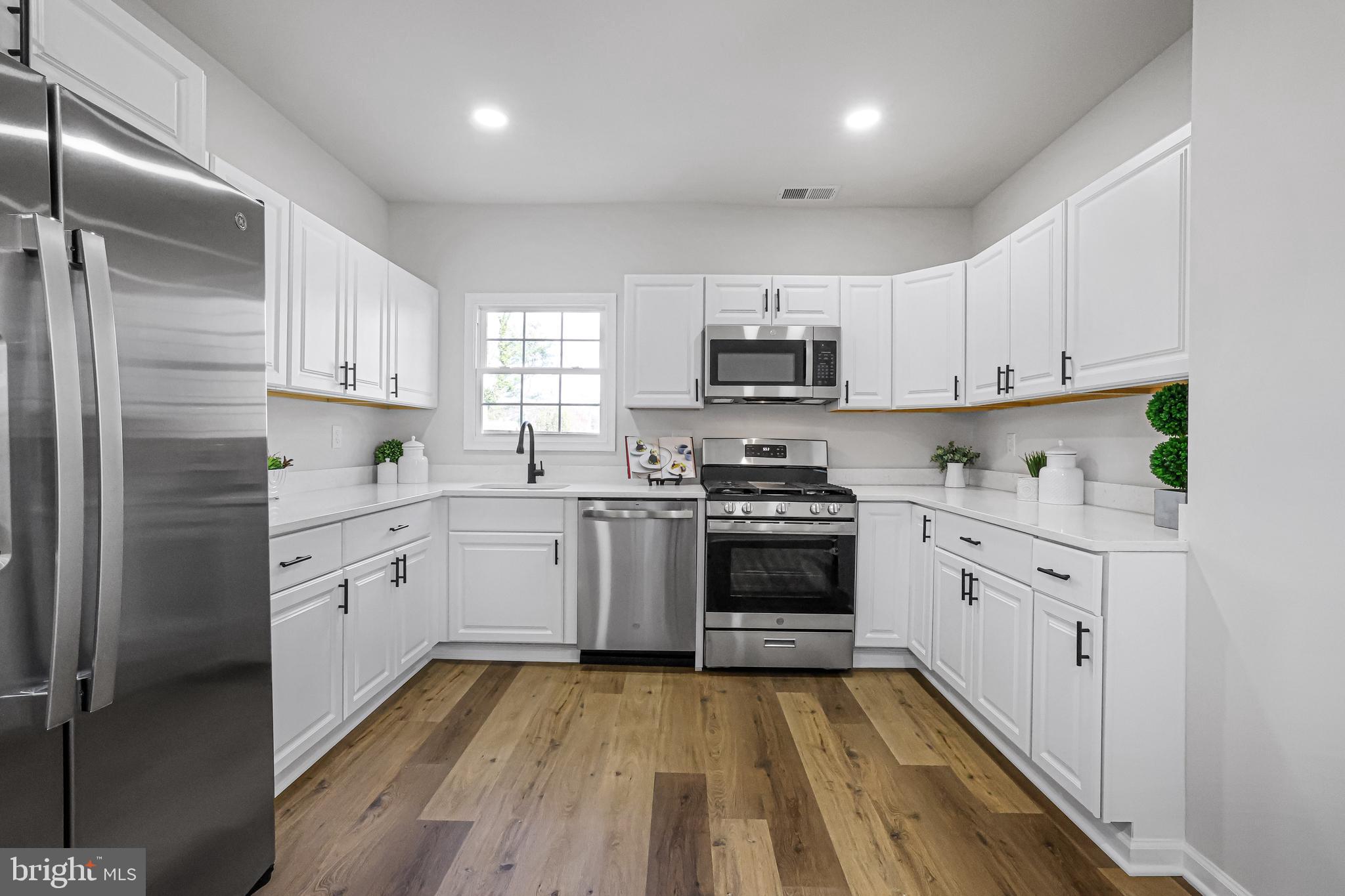 LANDSDOWNE - Residential