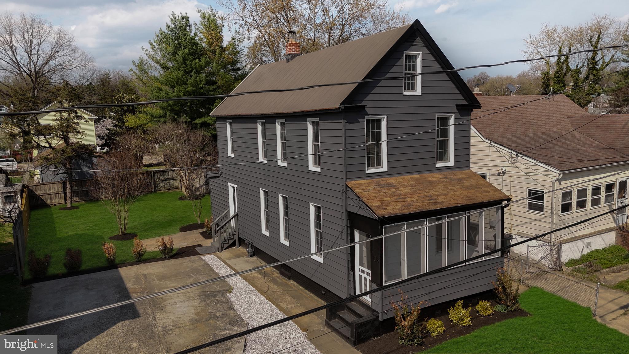 LANDSDOWNE - Residential