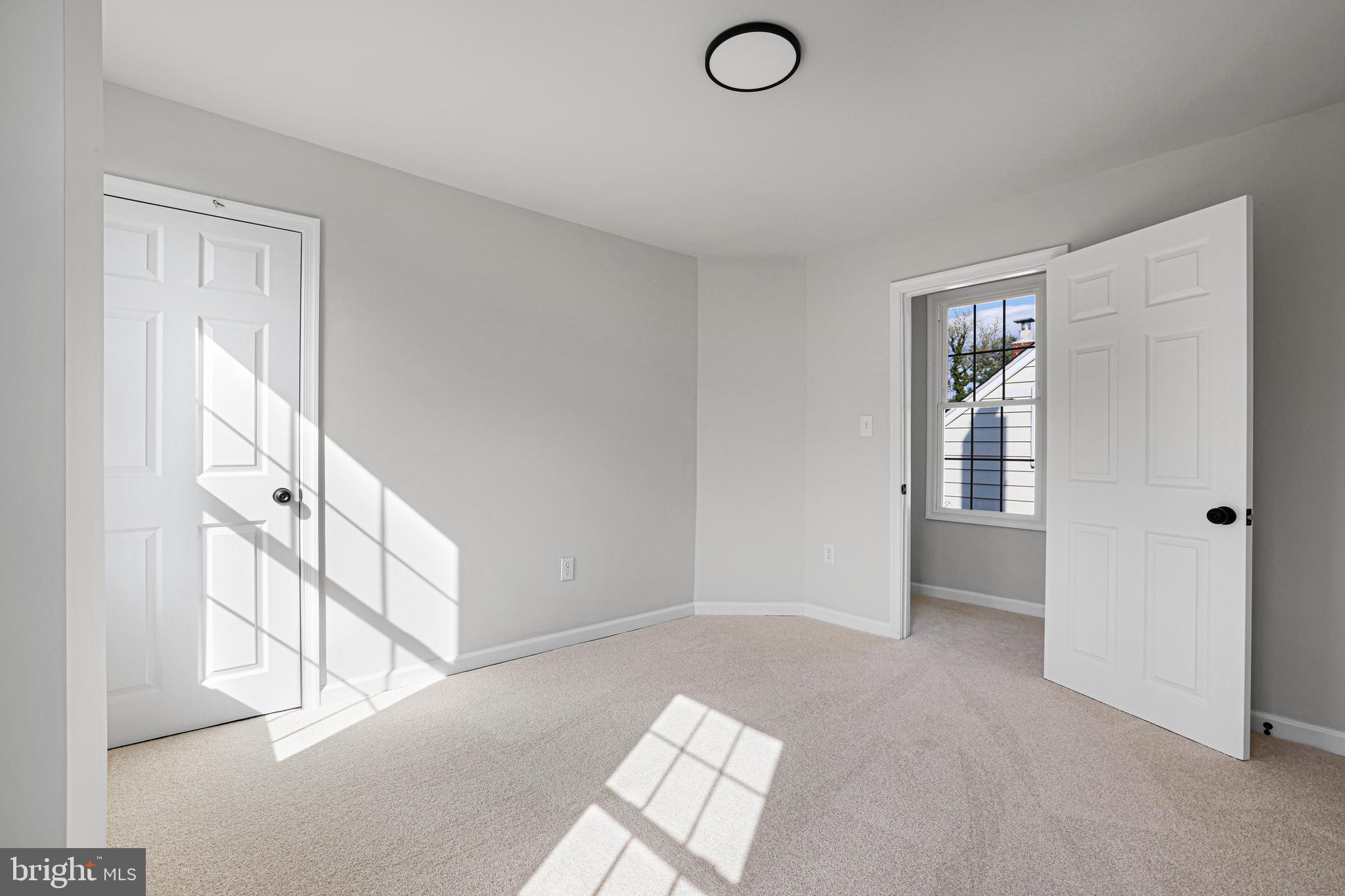 LANDSDOWNE - Residential