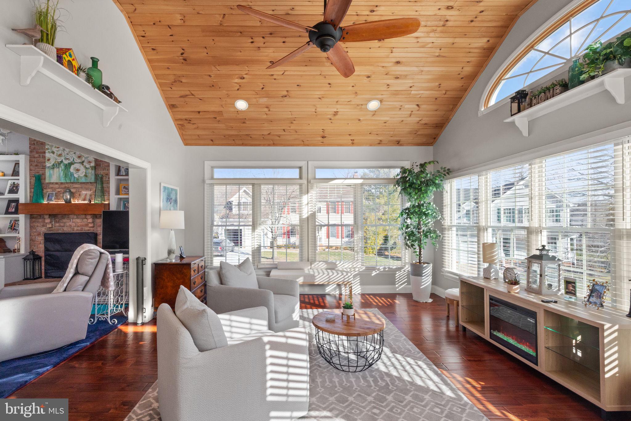 HUNTERS RUN - Residential