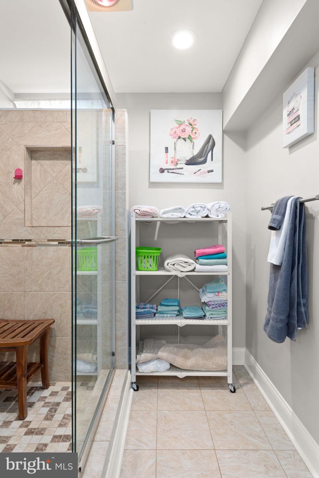 HUNTERS RUN - Residential