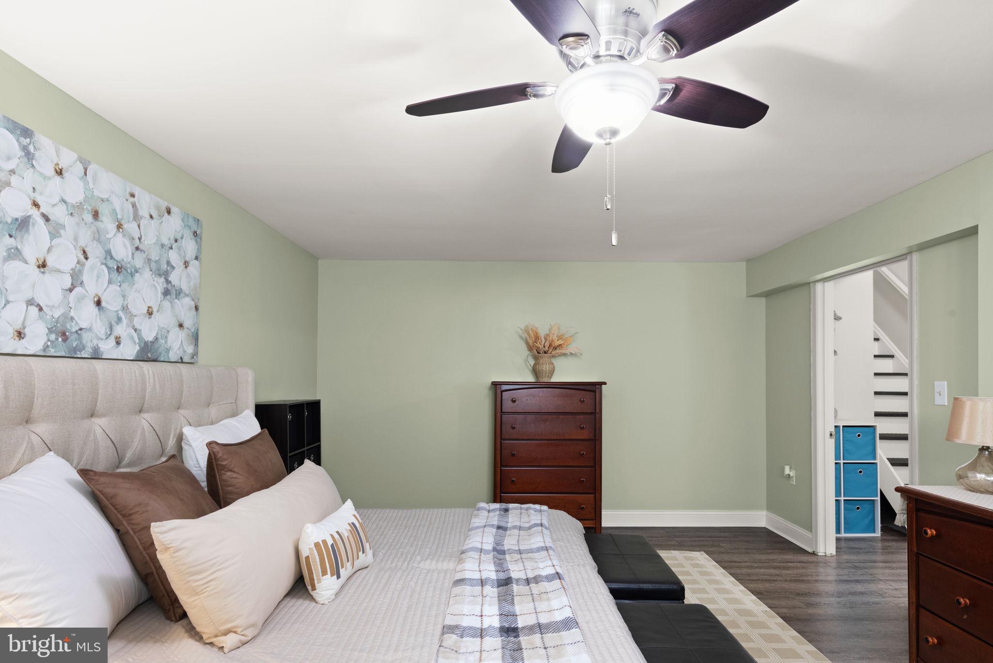 HUNTERS RUN - Residential