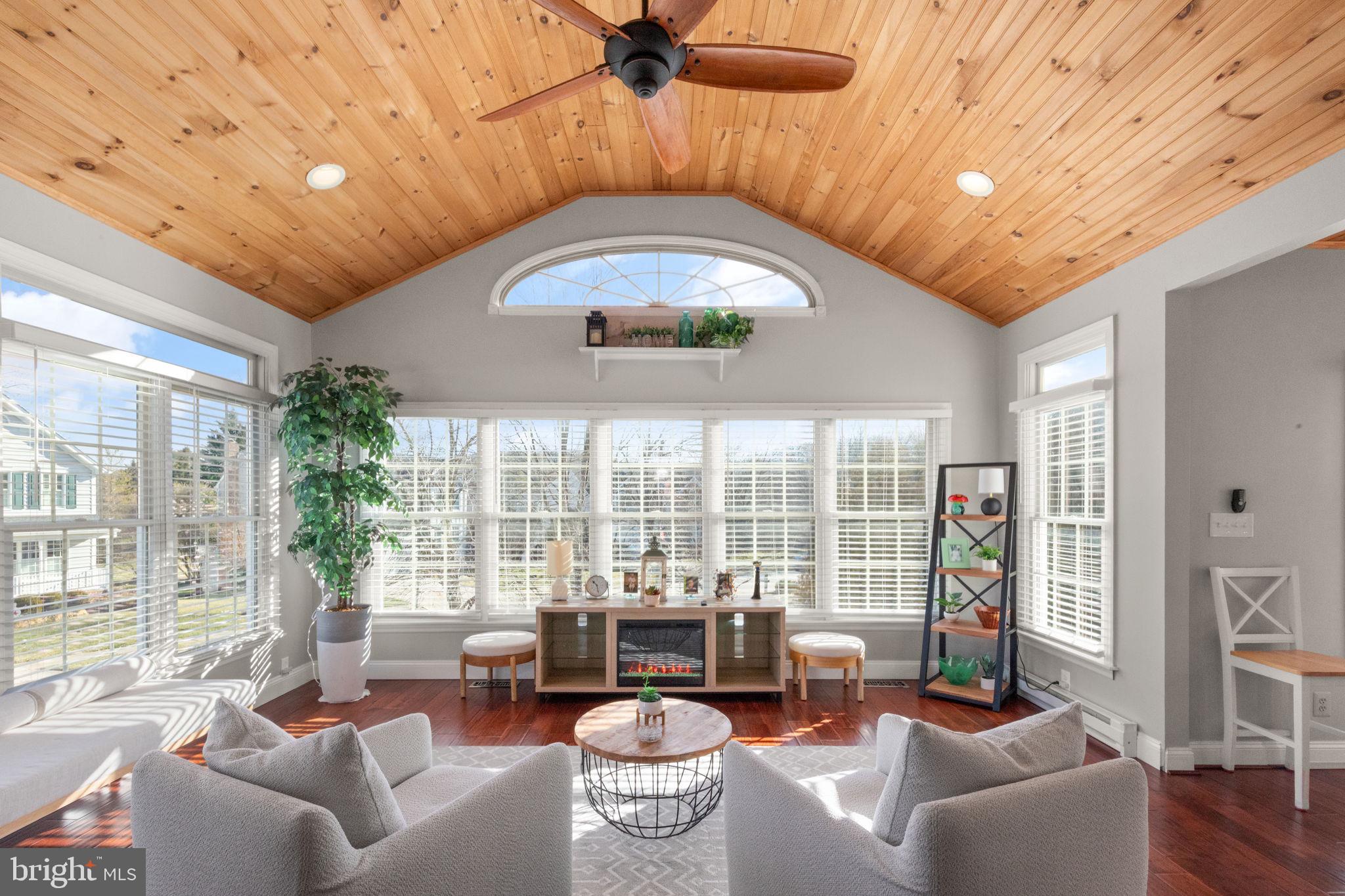 HUNTERS RUN - Residential